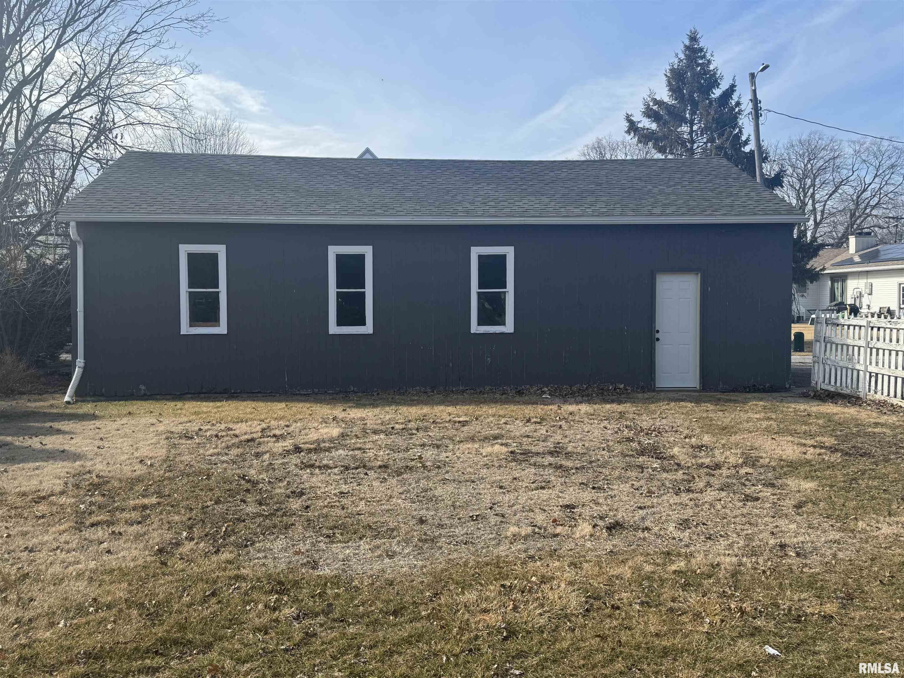 130 E Maple Street Property Photo 5