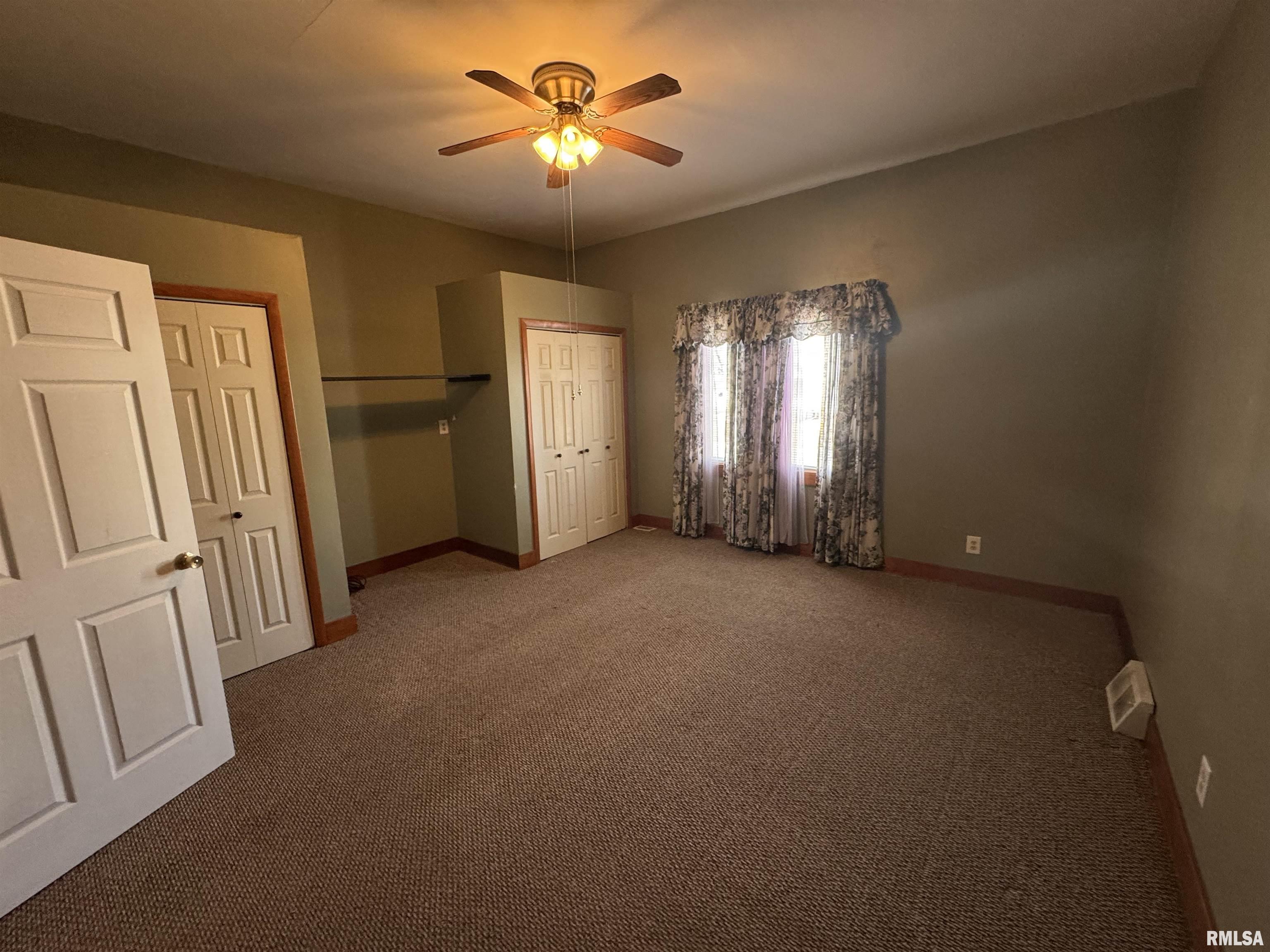 130 E Maple Street Property Photo 10