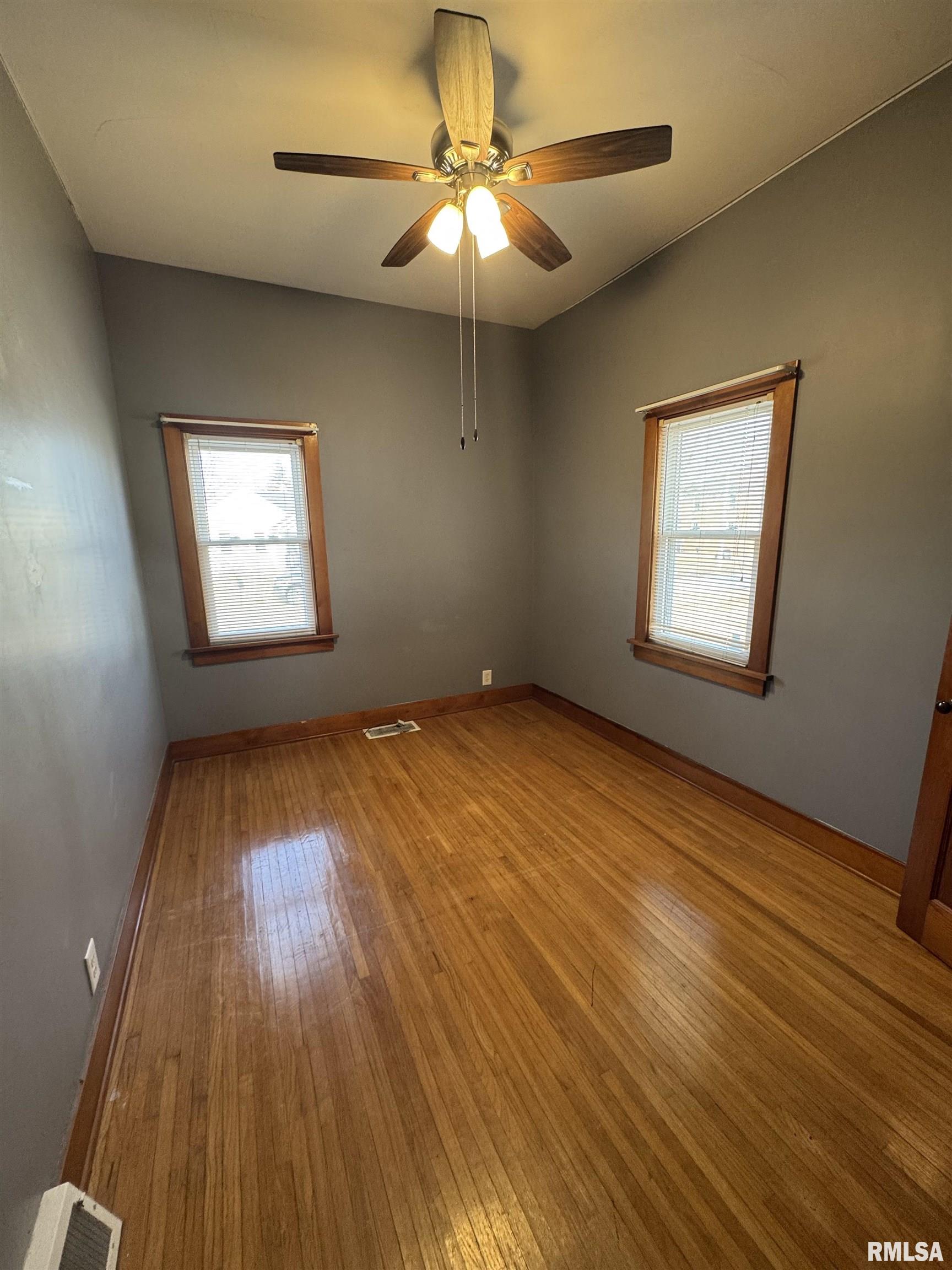 130 E Maple Street Property Photo 14
