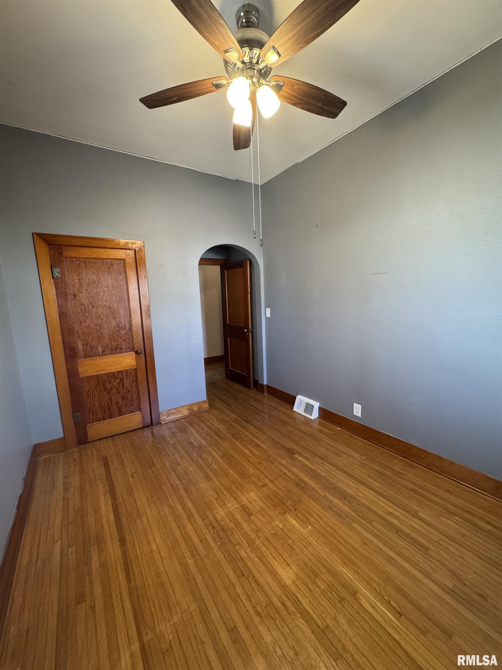 130 E Maple Street Property Photo 15