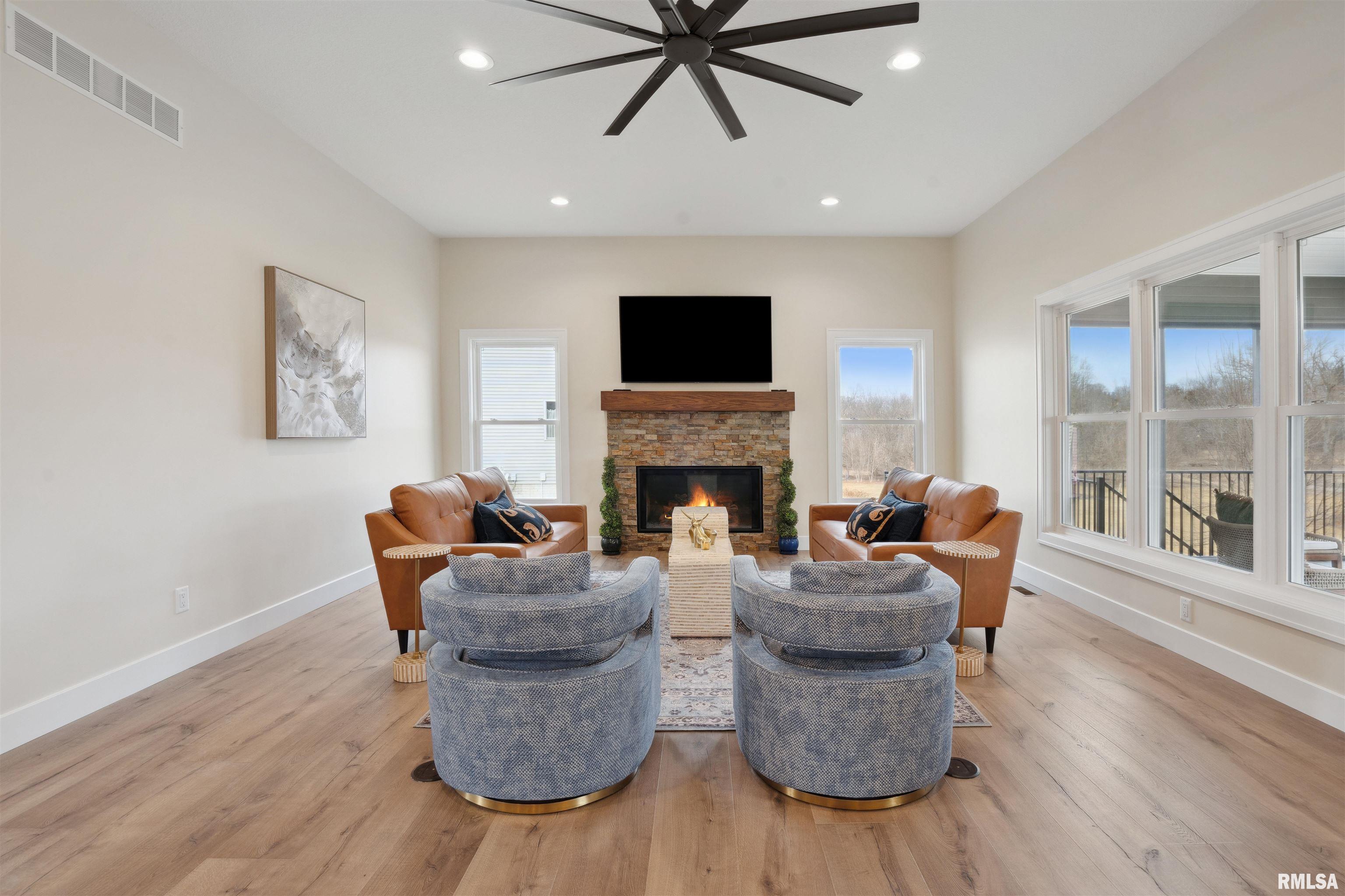 1611 Jondre Drive Property Photo 4