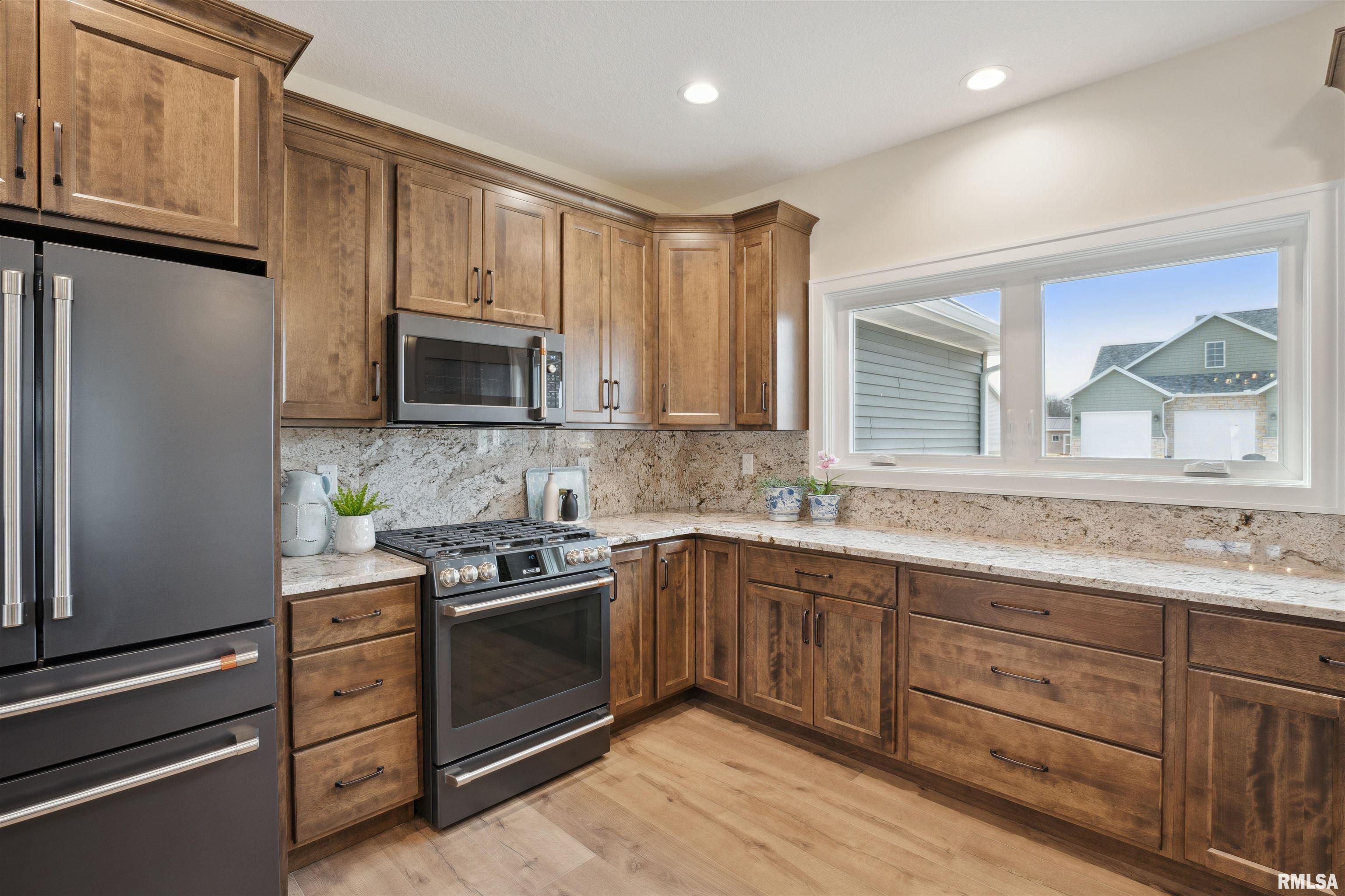 1611 Jondre Drive Property Photo 8