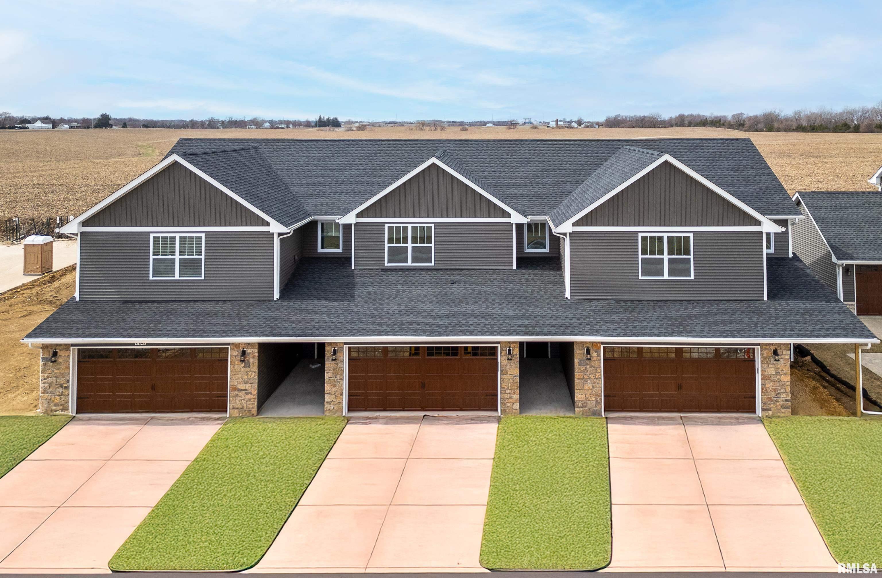 7146 Grove Crossing Property Photo