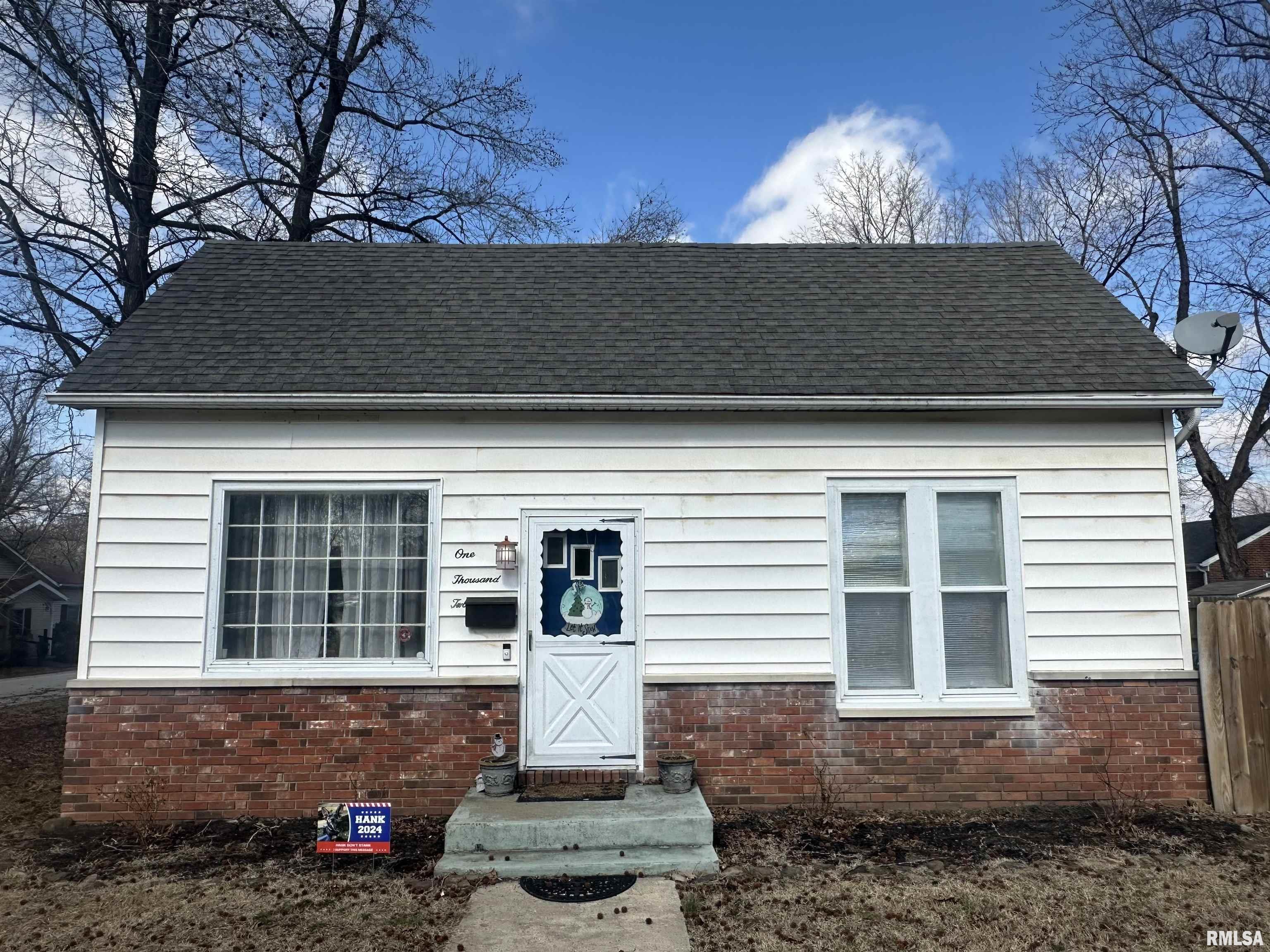 1002 E College Street Property Photo