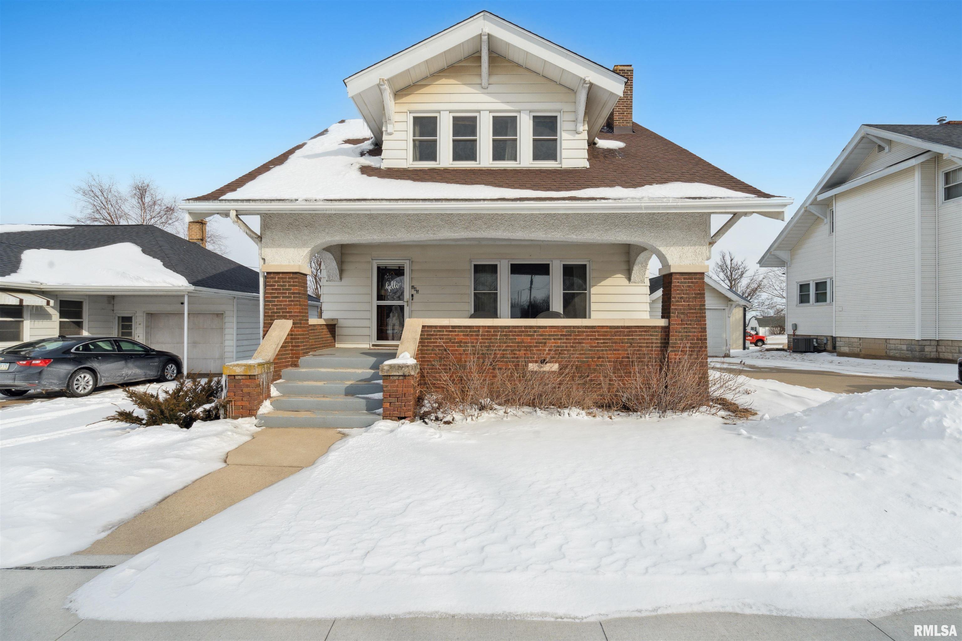 405 Lombard Street Property Photo