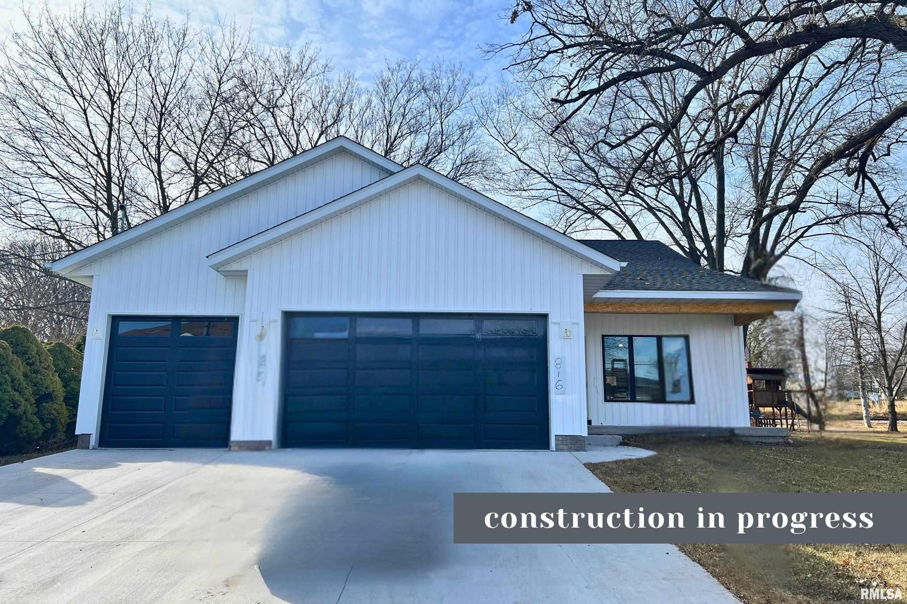 816 S River Drive Property Photo