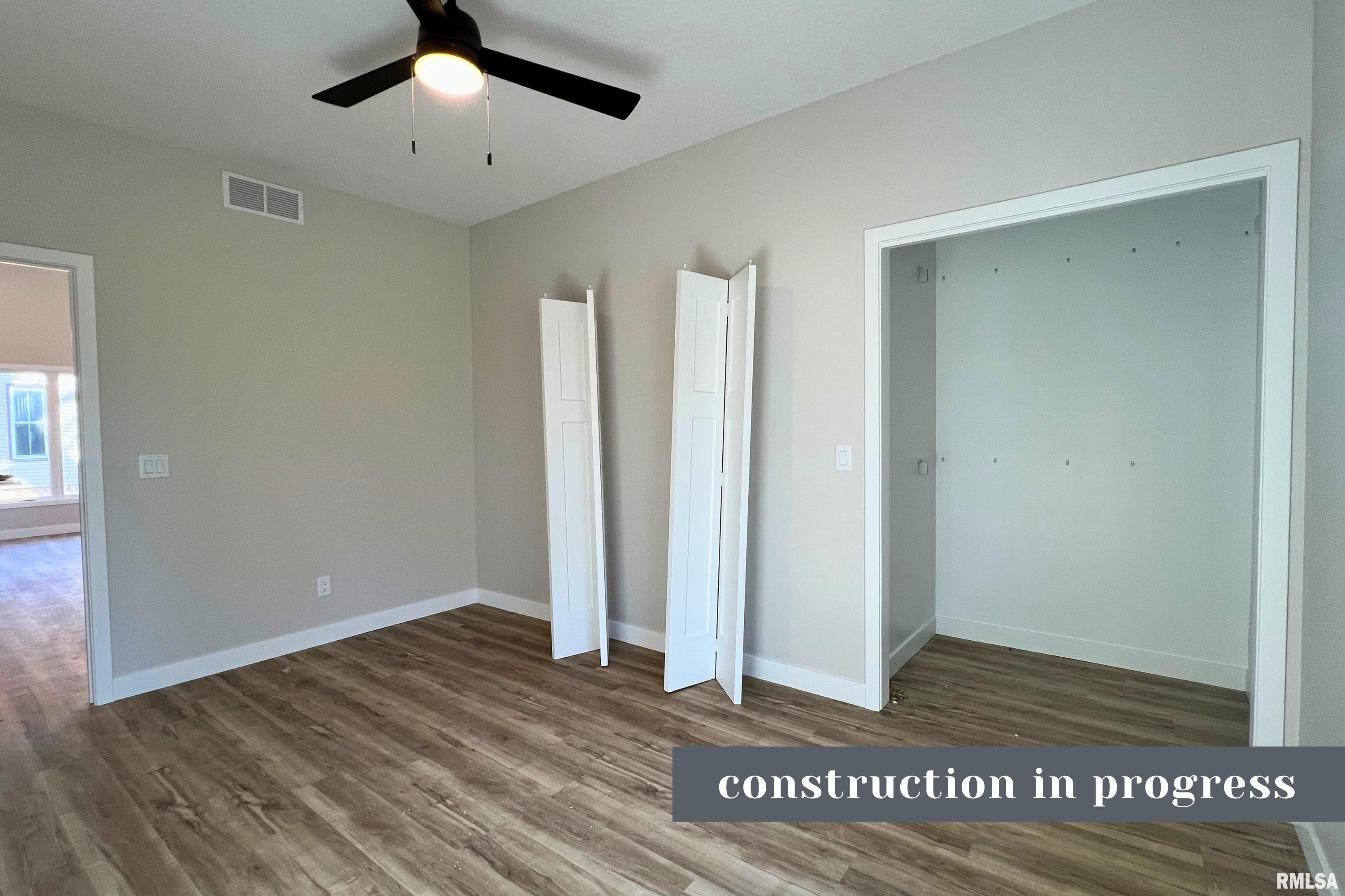 816 S River Drive Property Photo 8