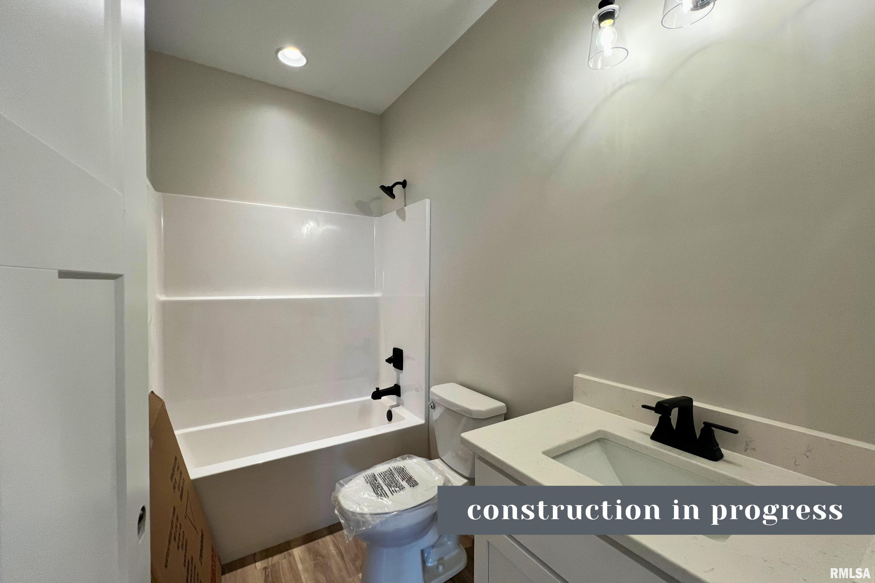 816 S River Drive Property Photo 9
