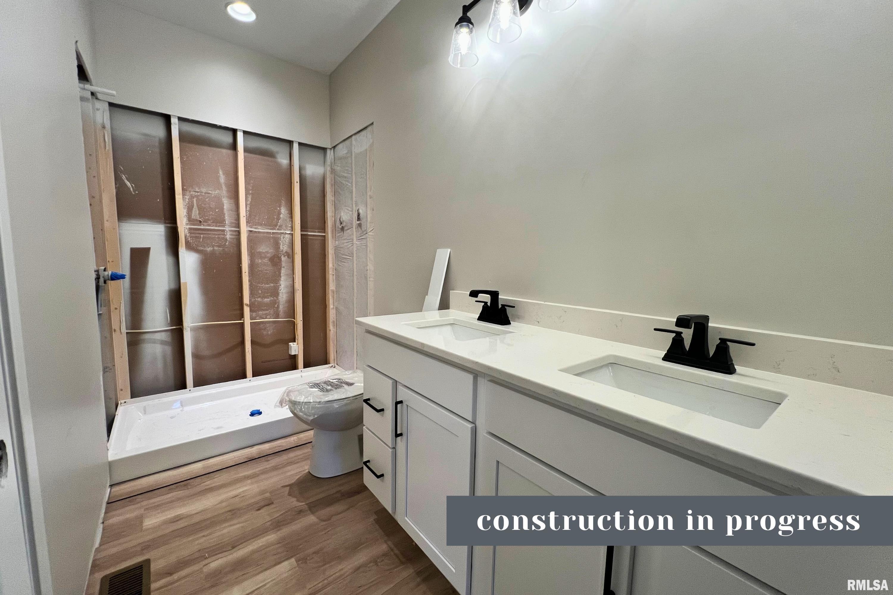 816 S River Drive Property Photo 10