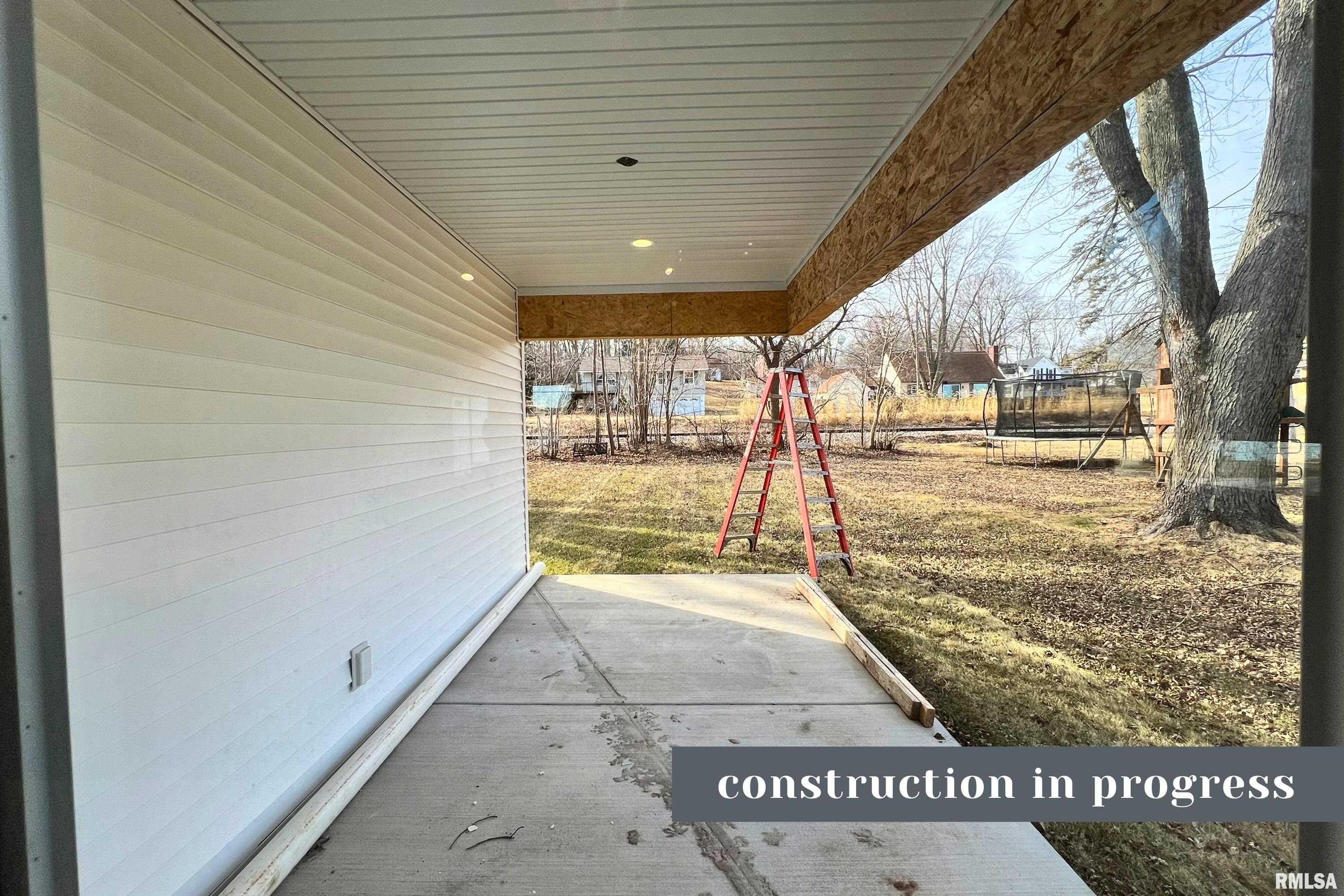 816 S River Drive Property Photo 11
