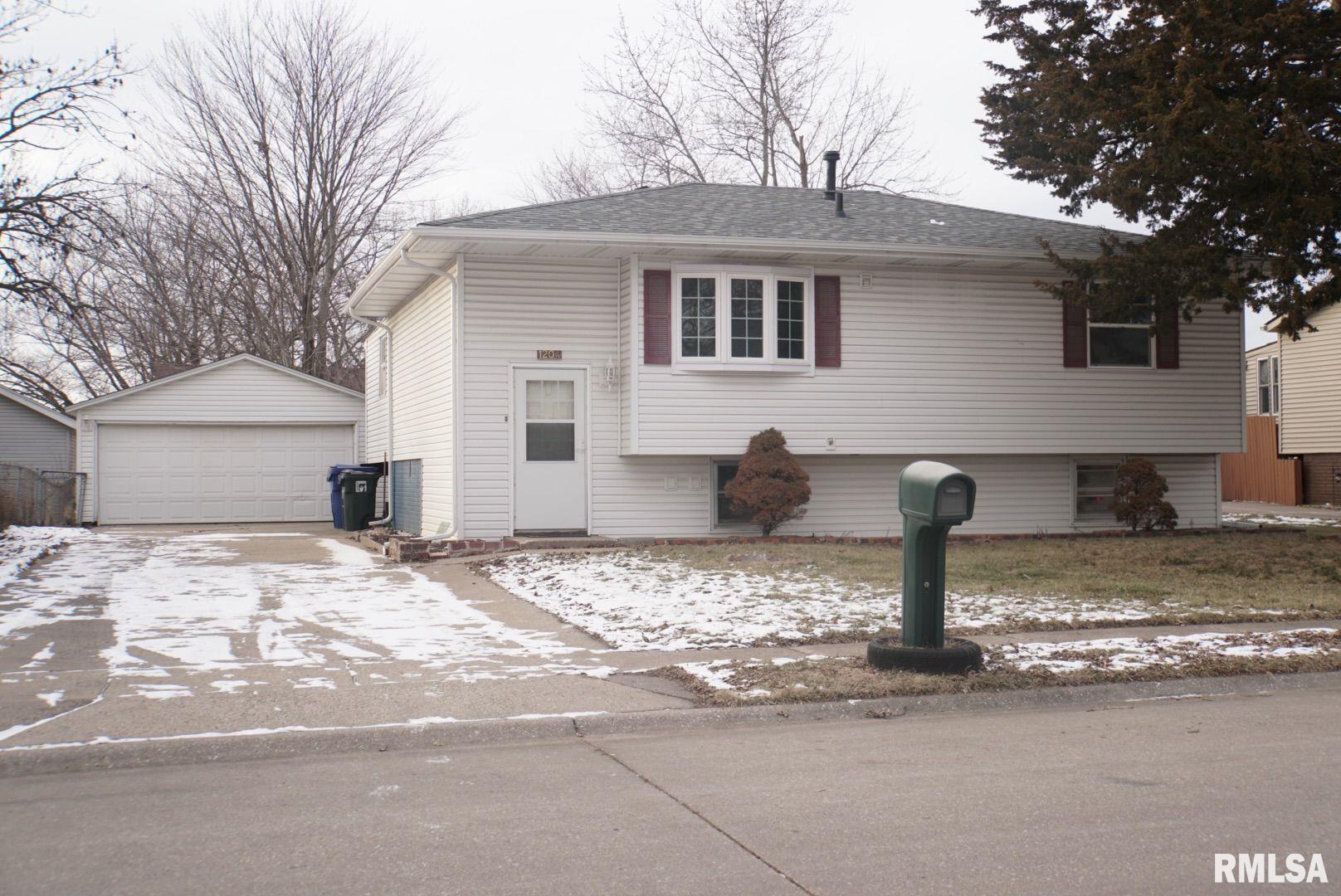 1204 N Pioneer Street Property Photo