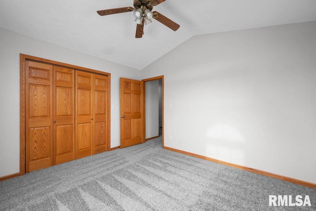 2262 260th Avenue Property Photo 5