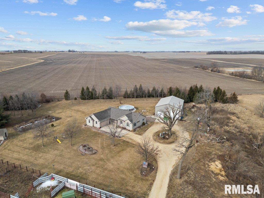 2262 260th Avenue Property Photo 11