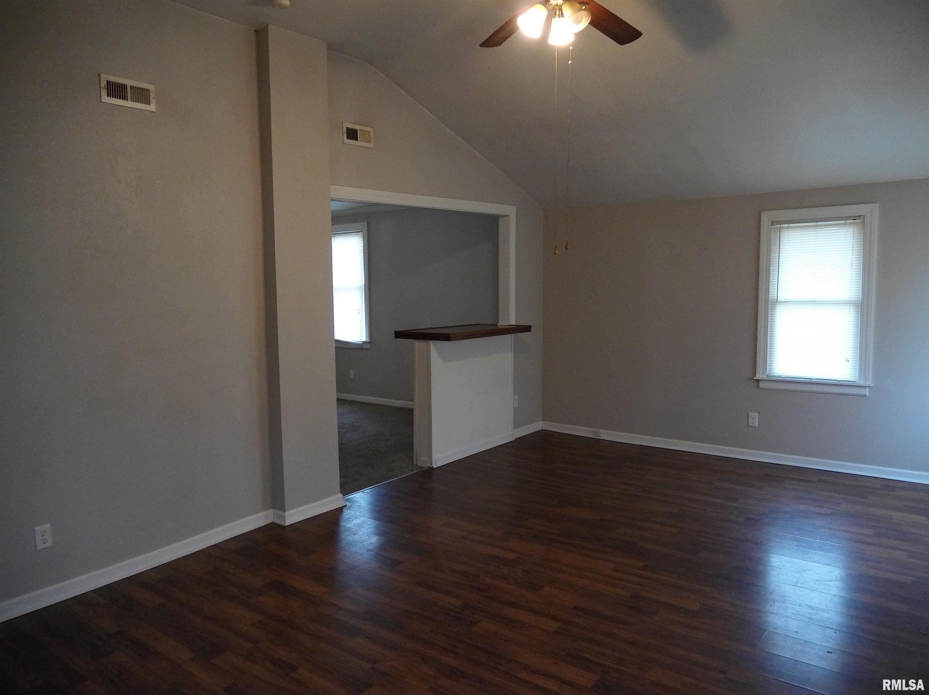 617 W 10th Avenue Property Photo 5
