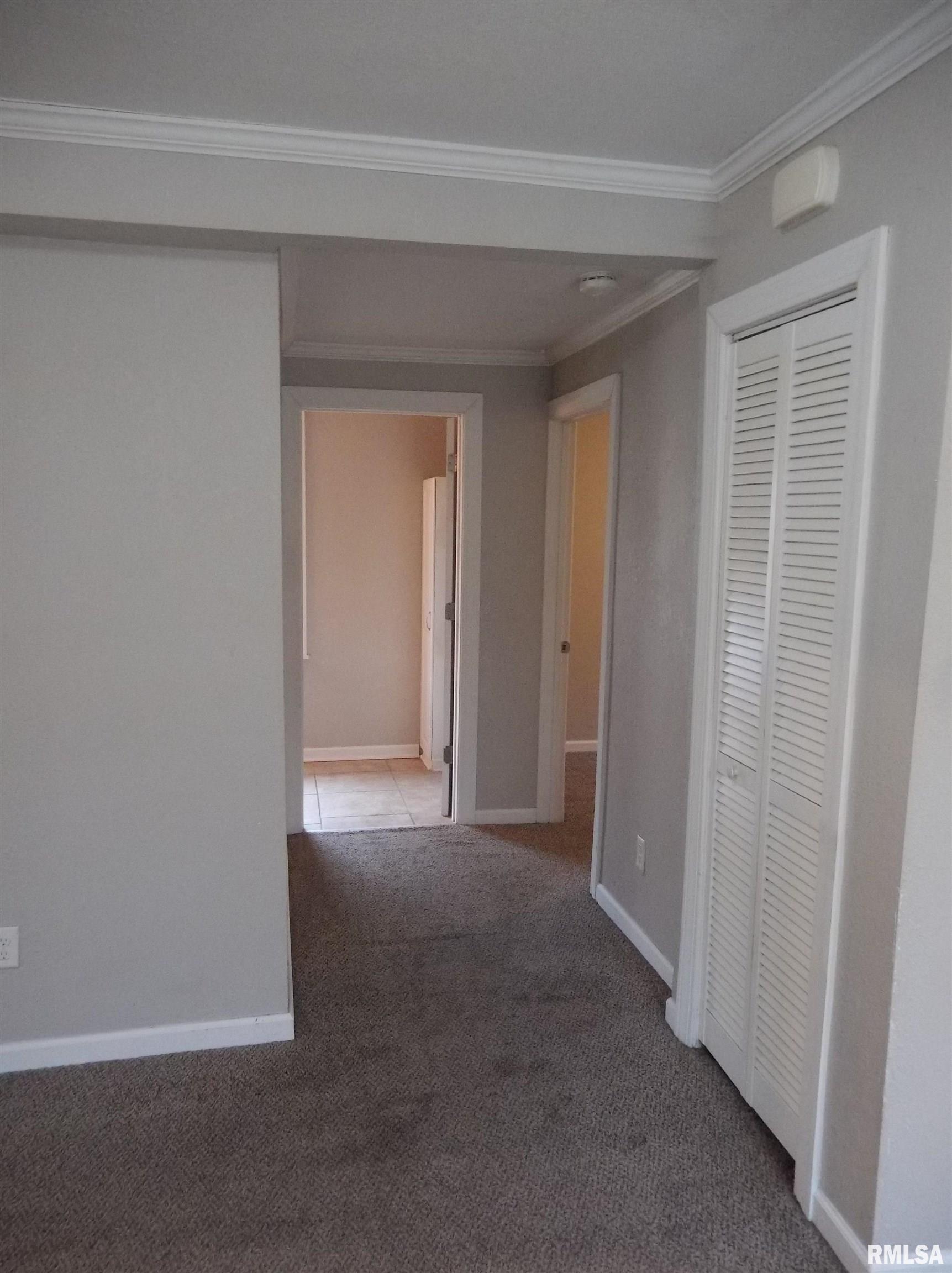 617 W 10th Avenue Property Photo 11