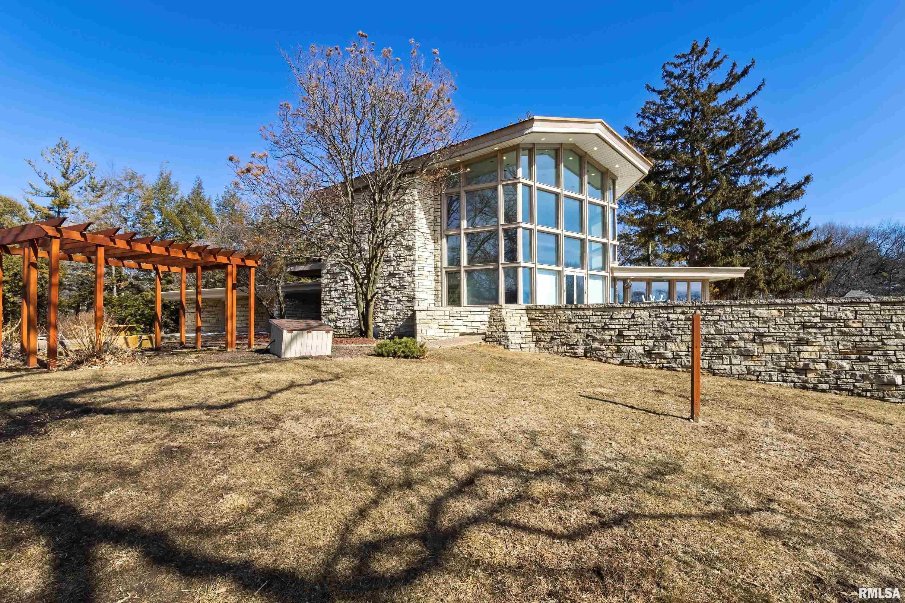 200 Whispering Pines Property Photo