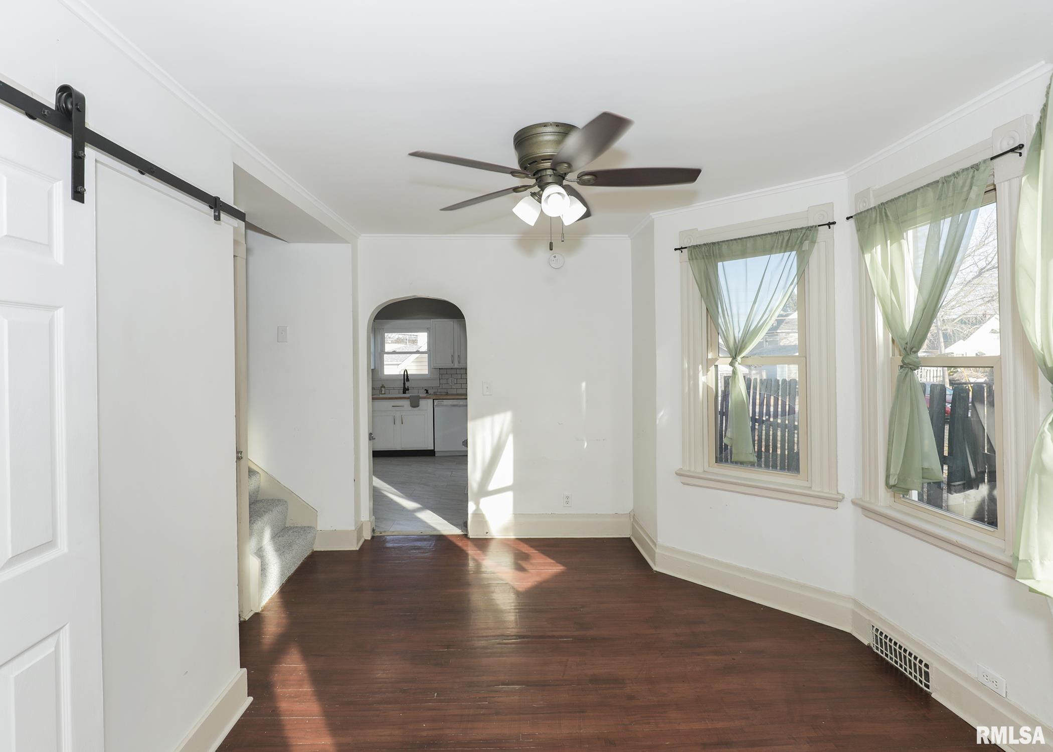 1529 42nd Street Property Photo 7