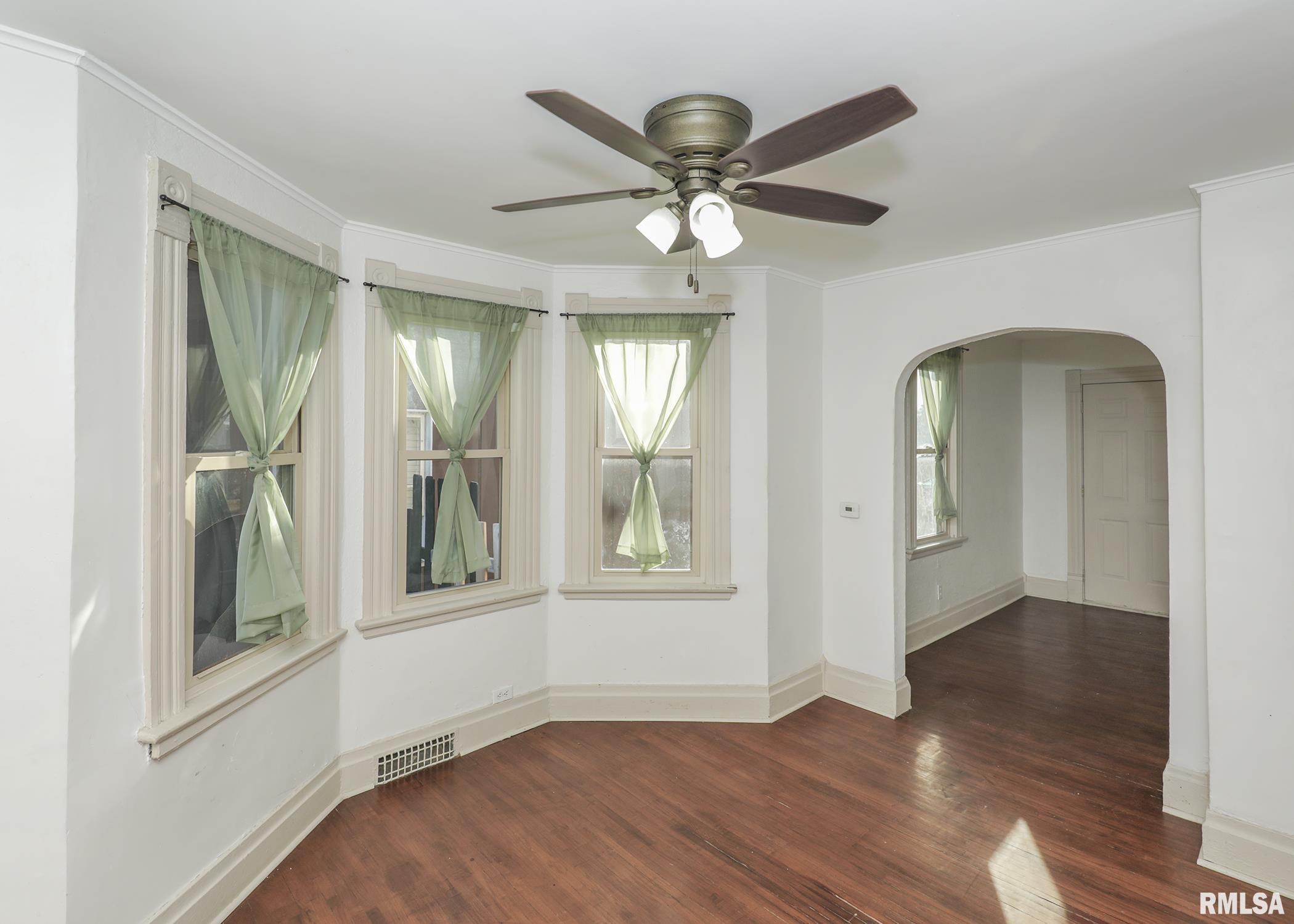 1529 42nd Street Property Photo 8