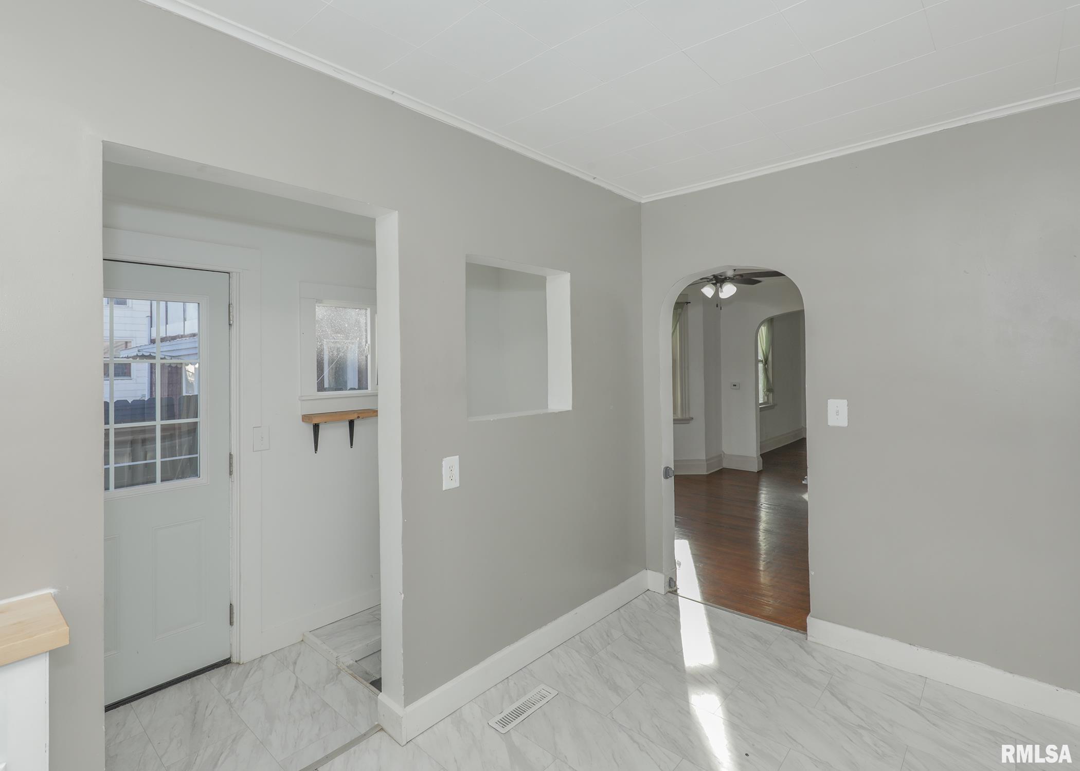 1529 42nd Street Property Photo 14