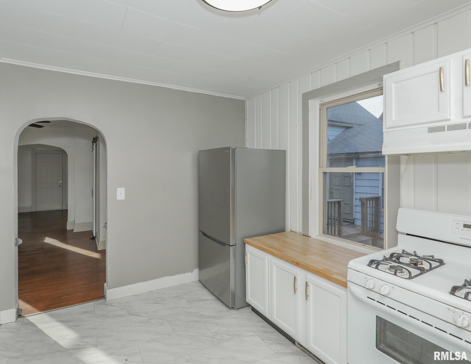 1529 42nd Street Property Photo 15