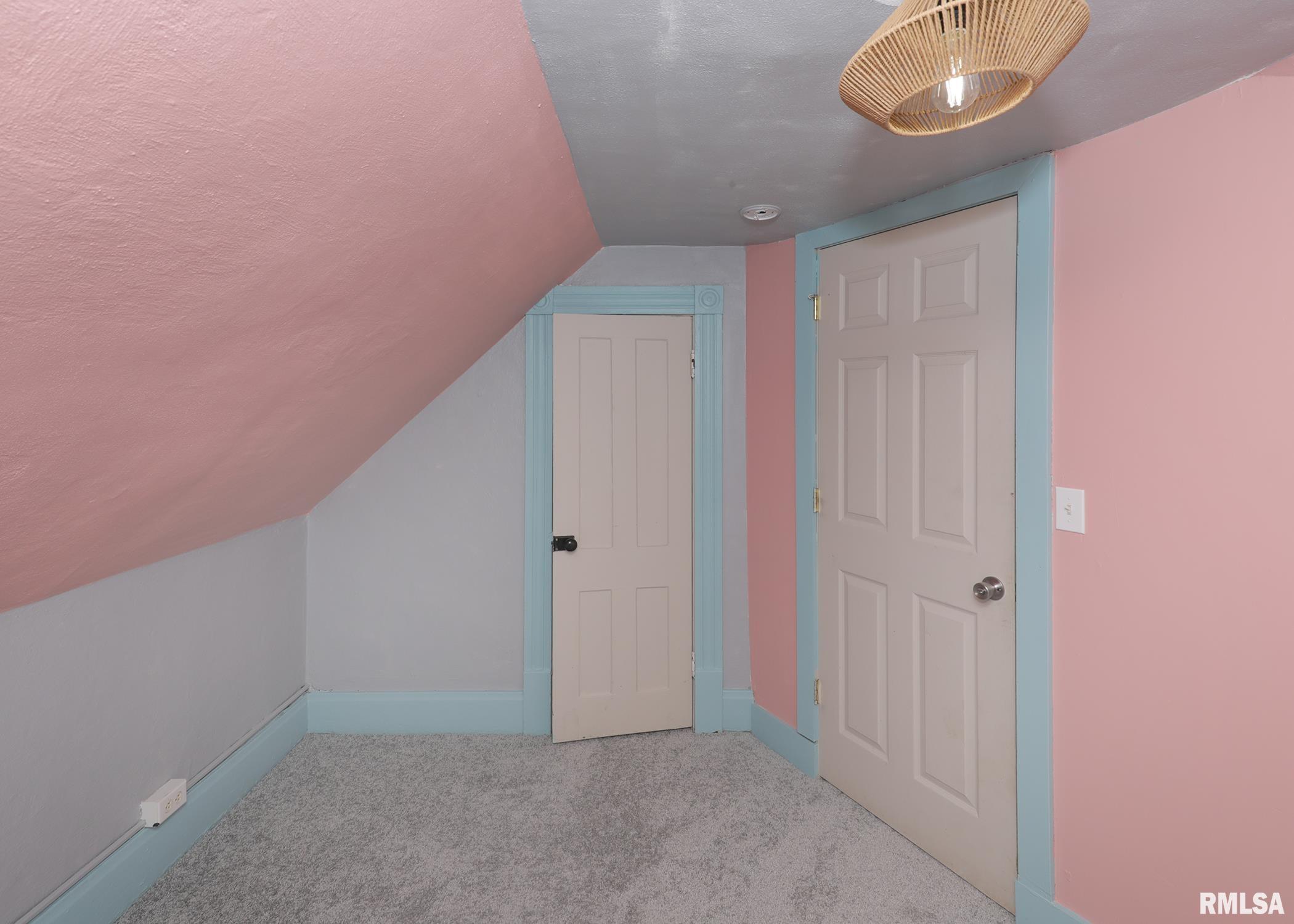1529 42nd Street Property Photo 19