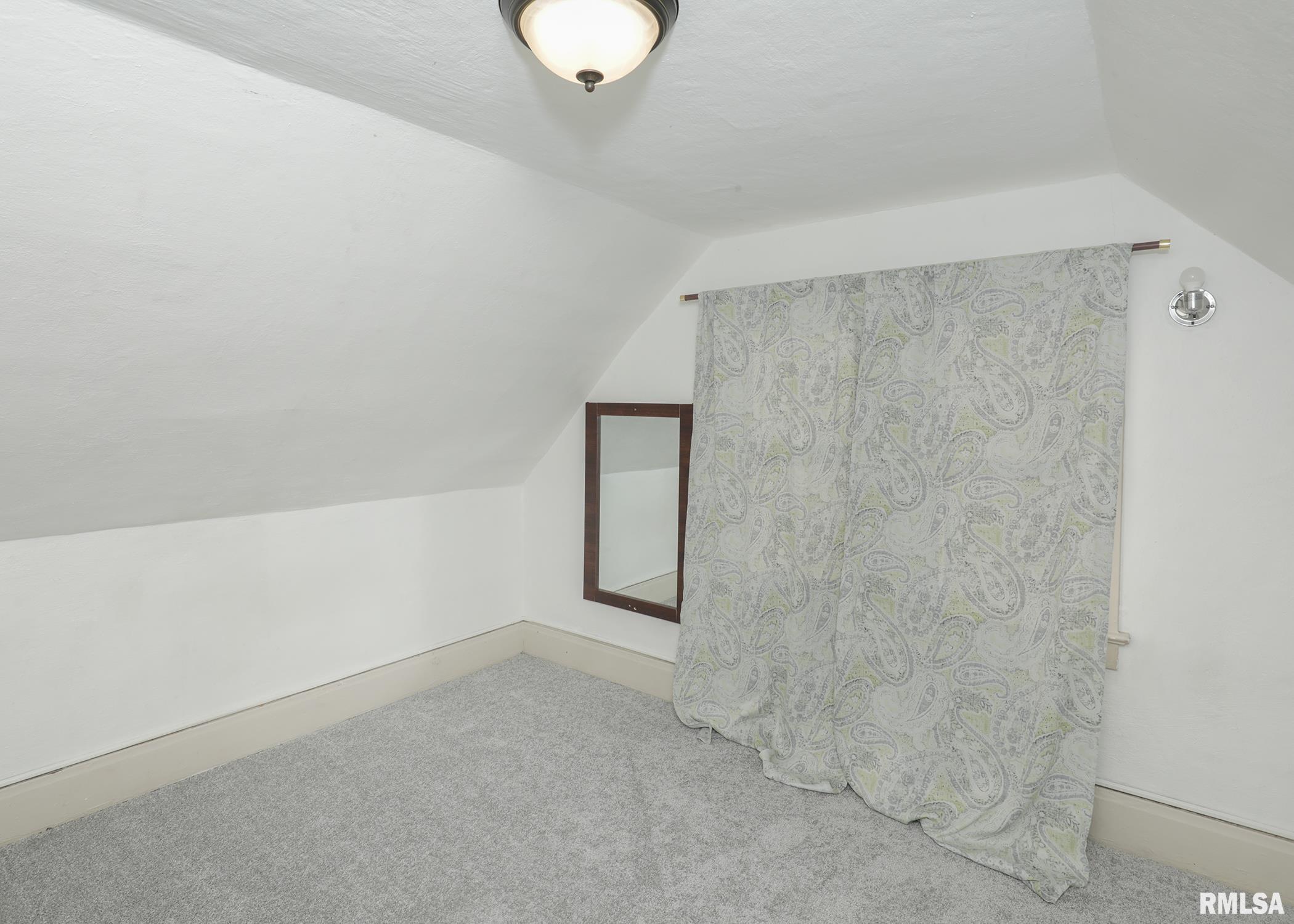 1529 42nd Street Property Photo 20