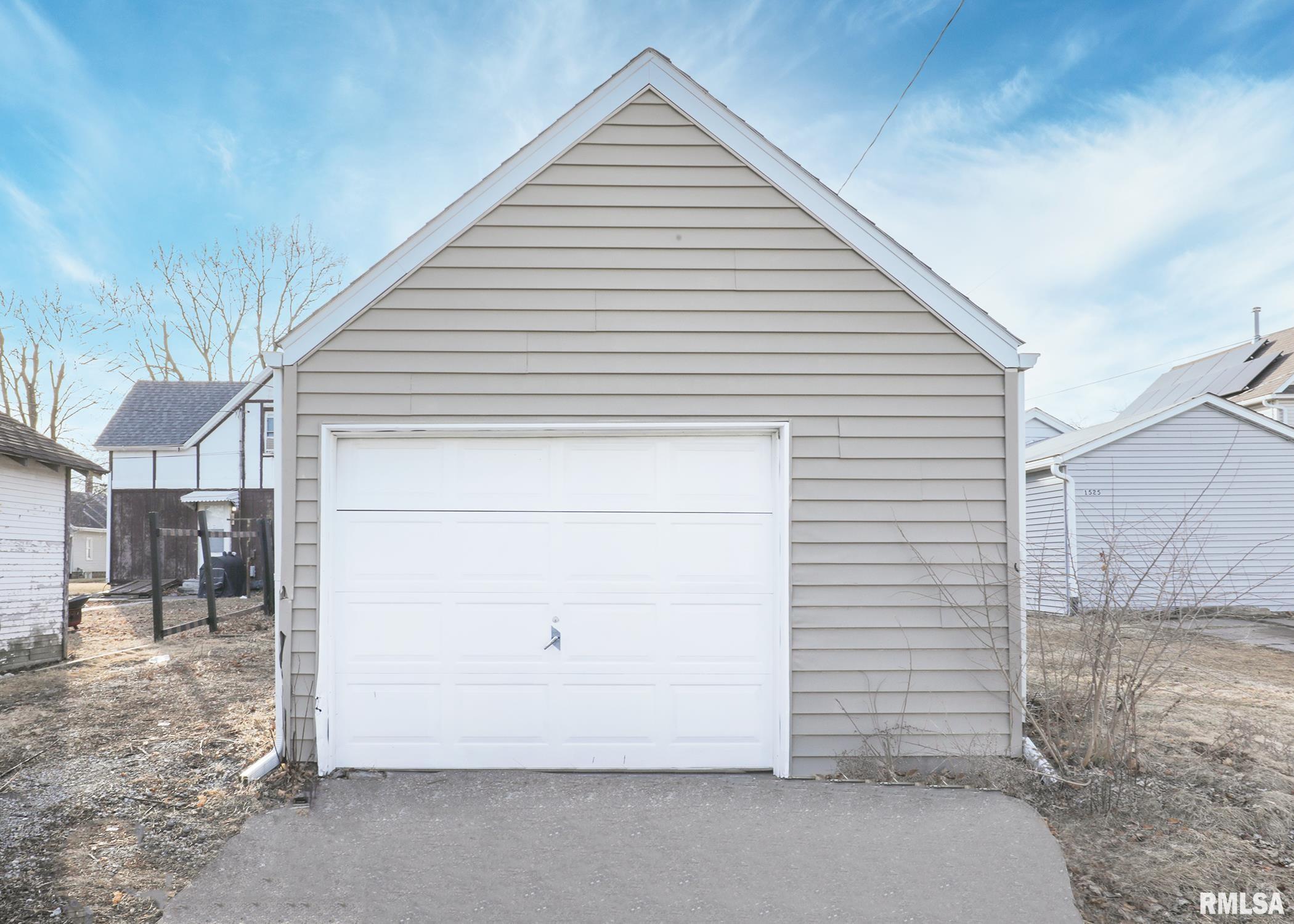 1529 42nd Street Property Photo 22