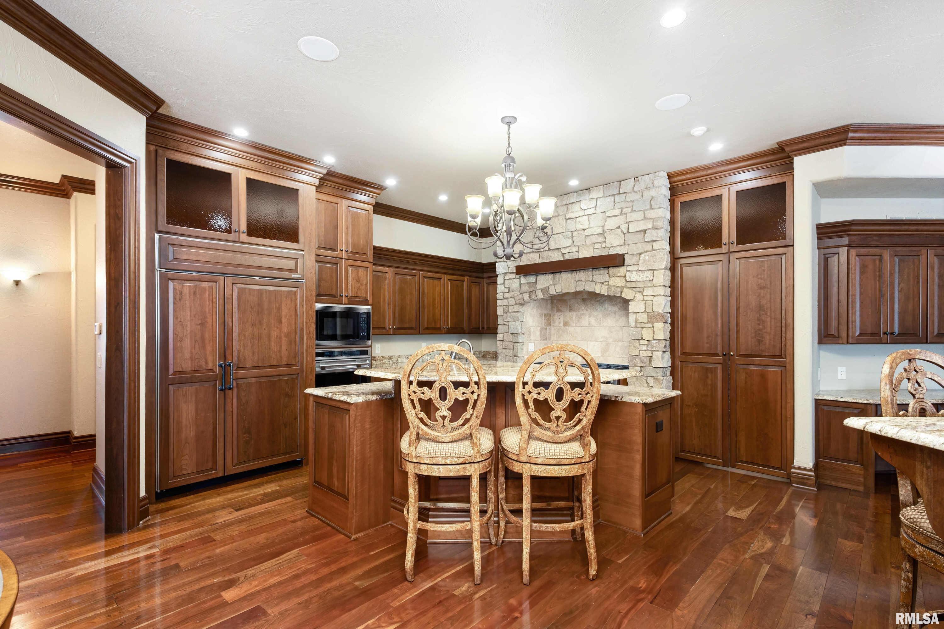 2711 Eagle Heights Court Property Photo 14