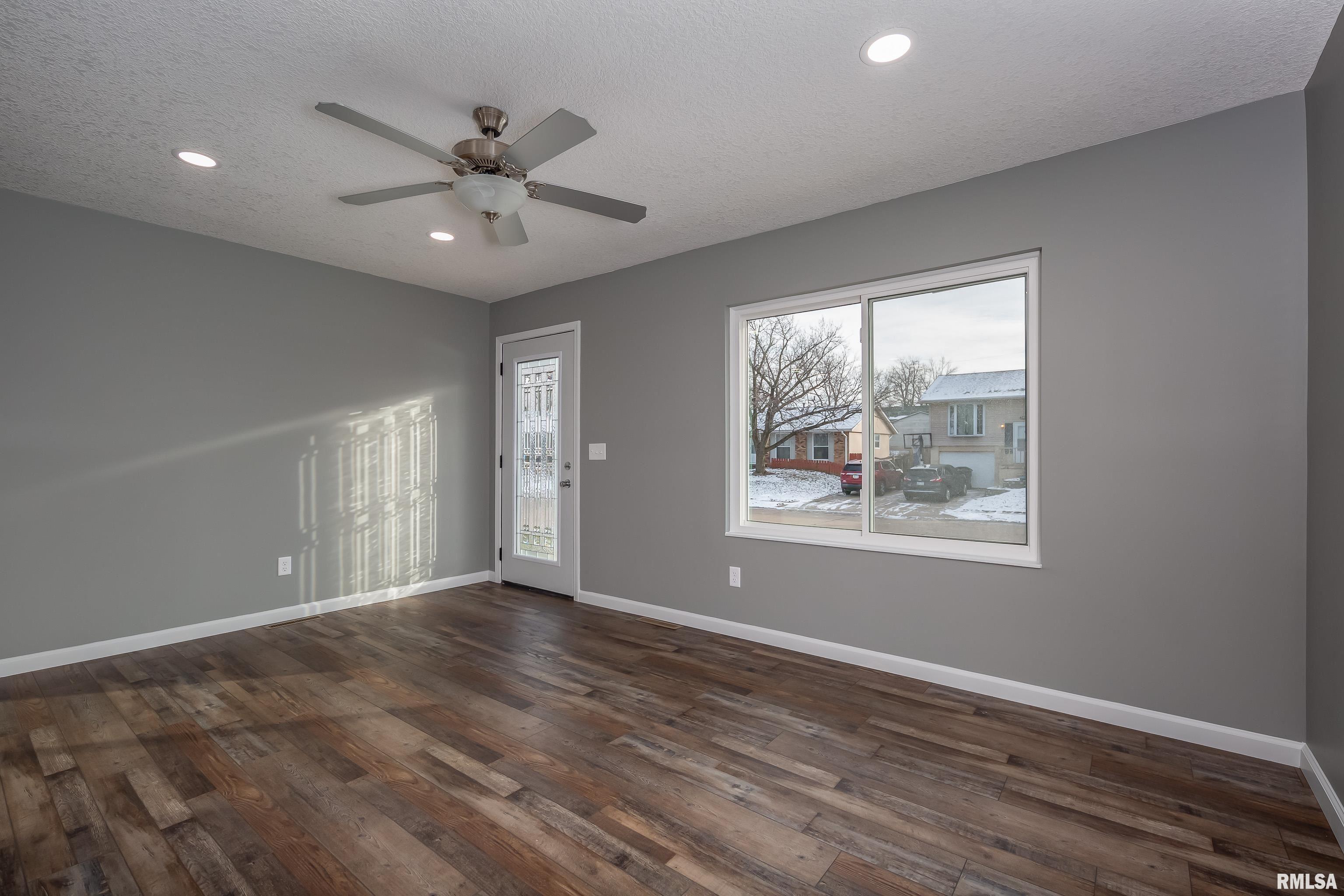 3408 W Hayes Street Property Photo 5