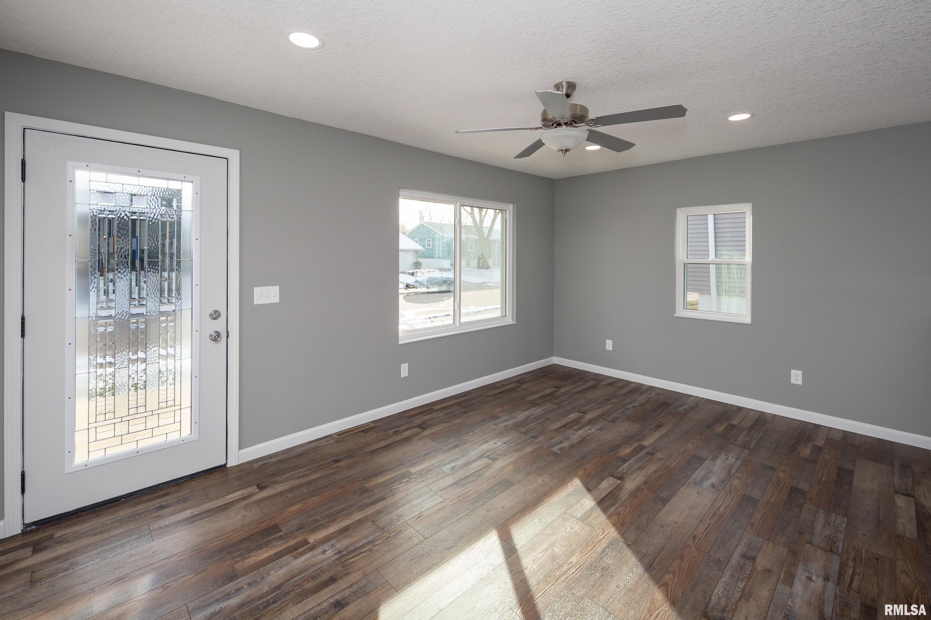 3408 W Hayes Street Property Photo 6
