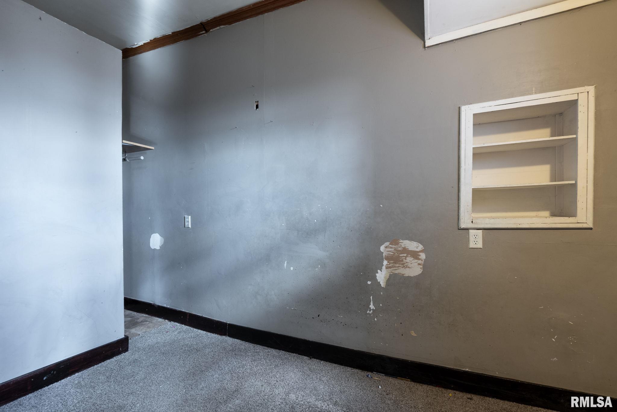 1425 W 10th Street Property Photo 11