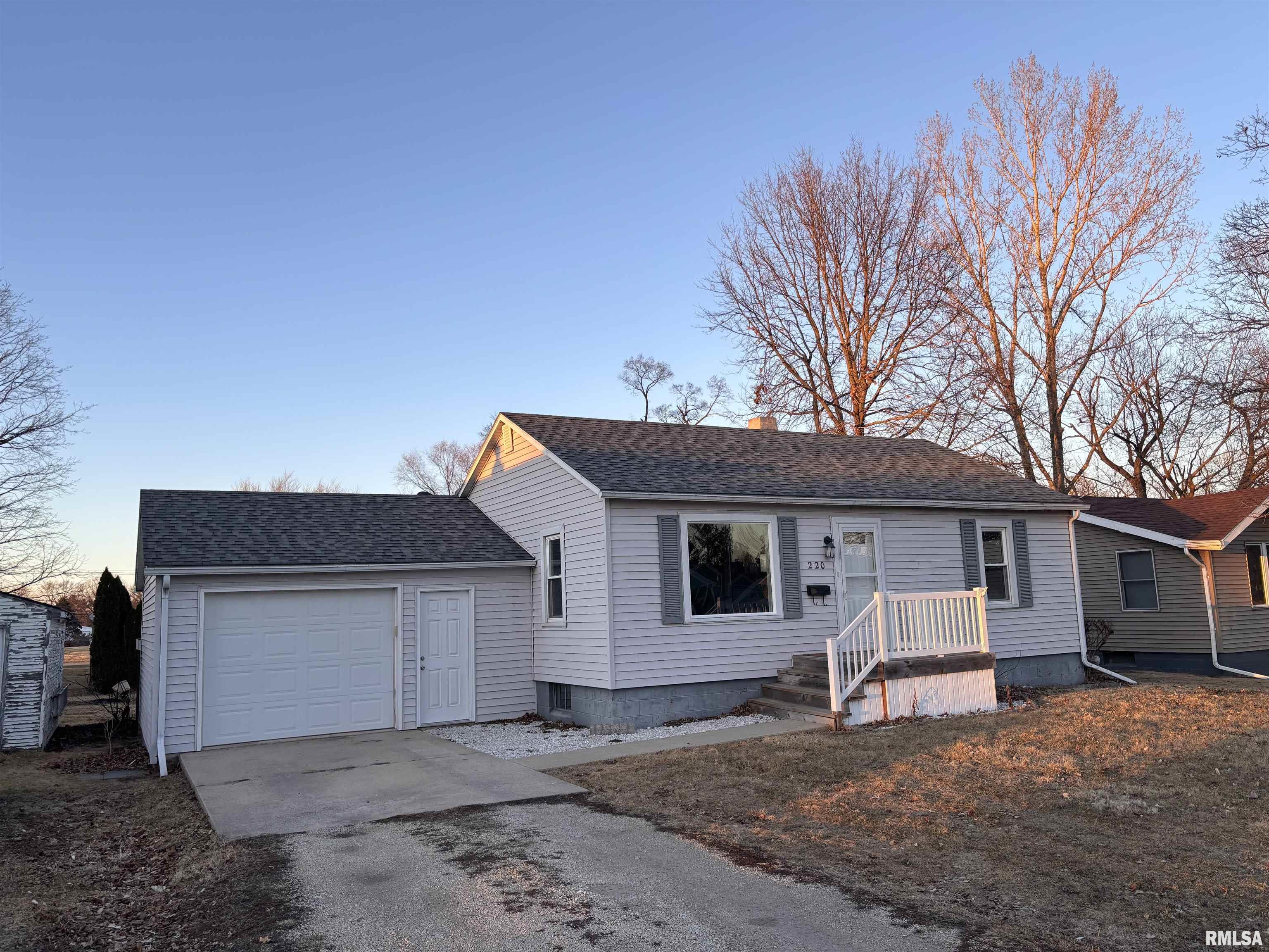 220 E Kellogg Avenue Property Photo