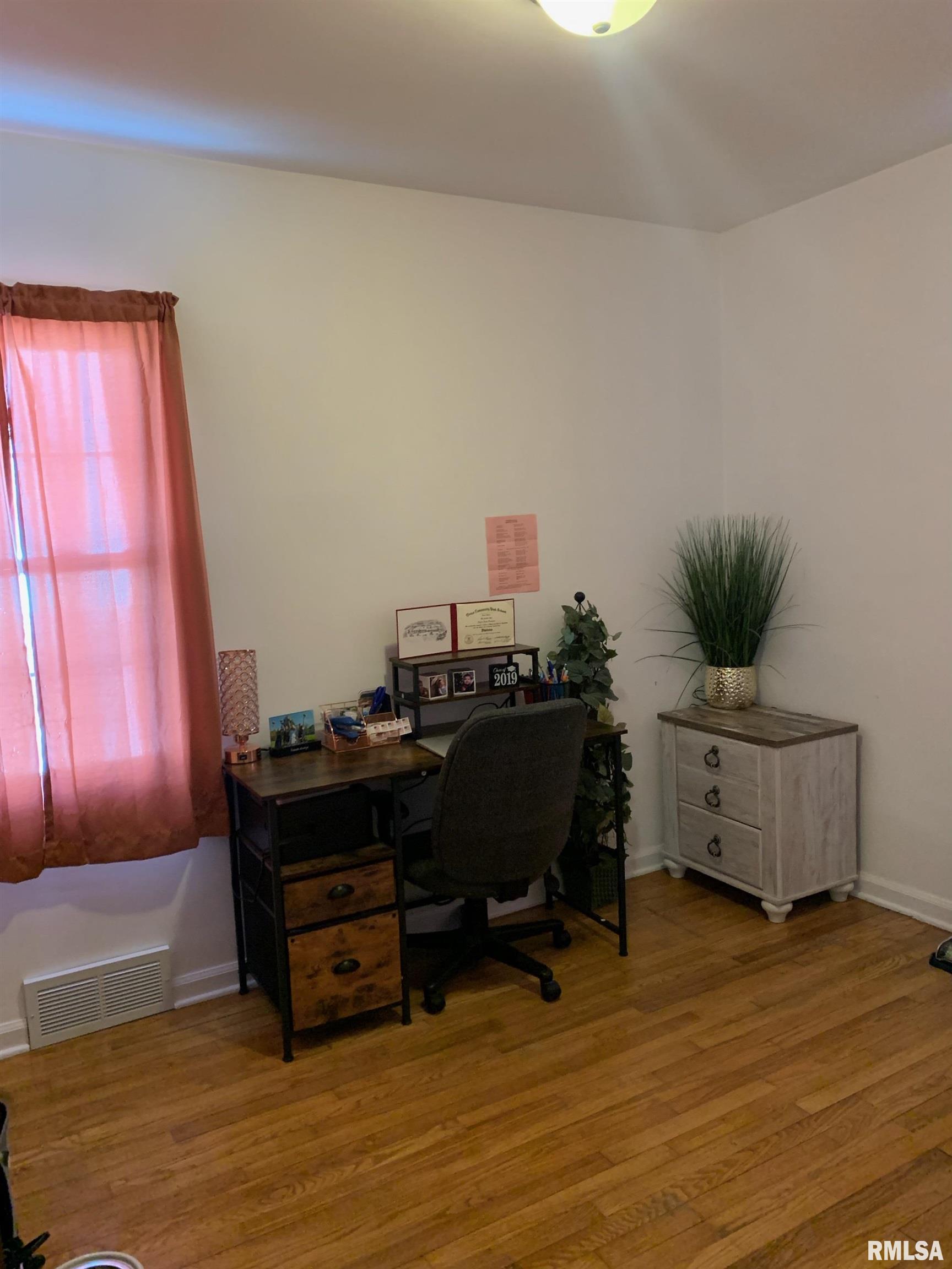 704 Washington Street Property Photo 13