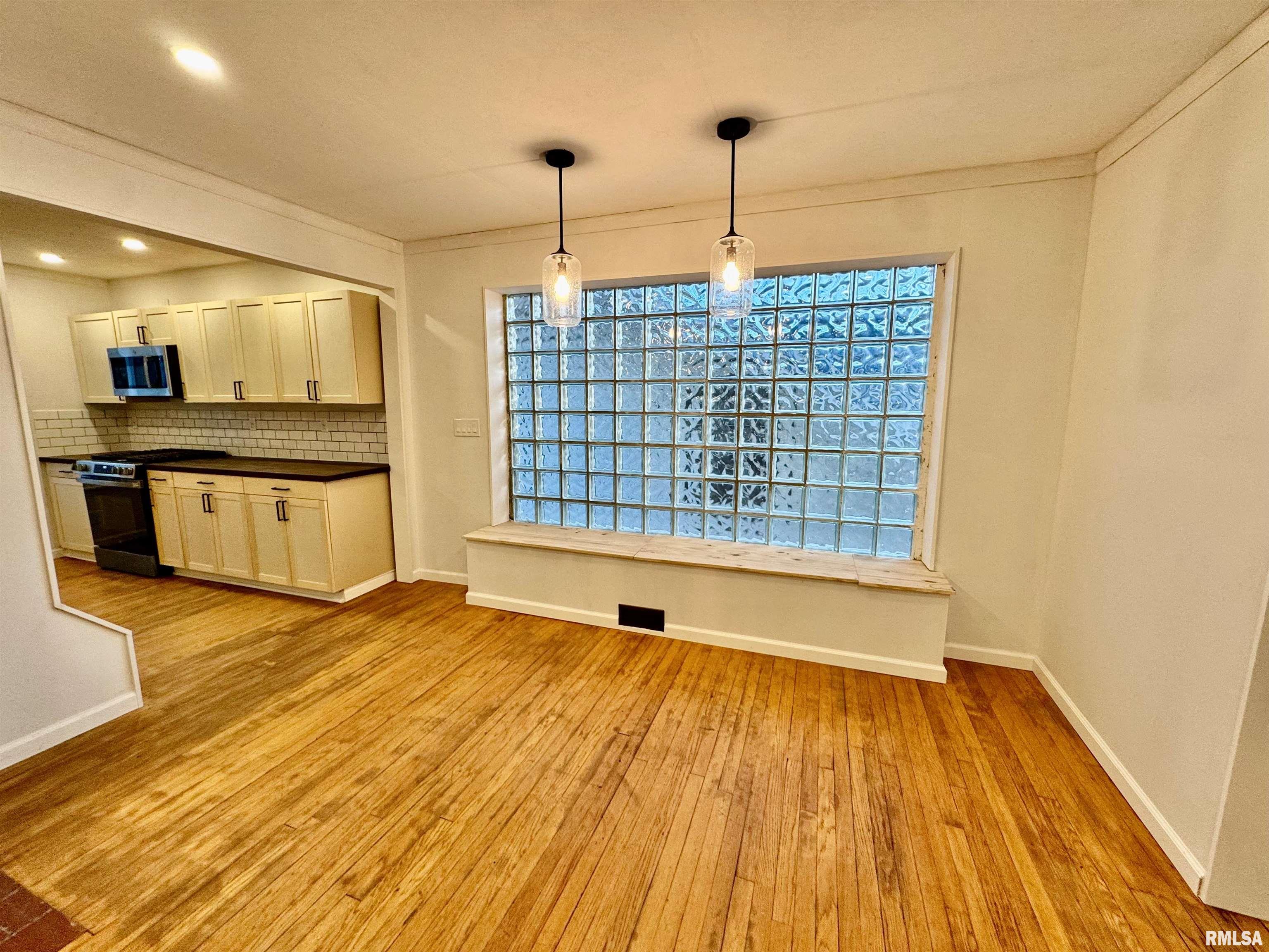 114 Dewhurst Street Property Photo 11
