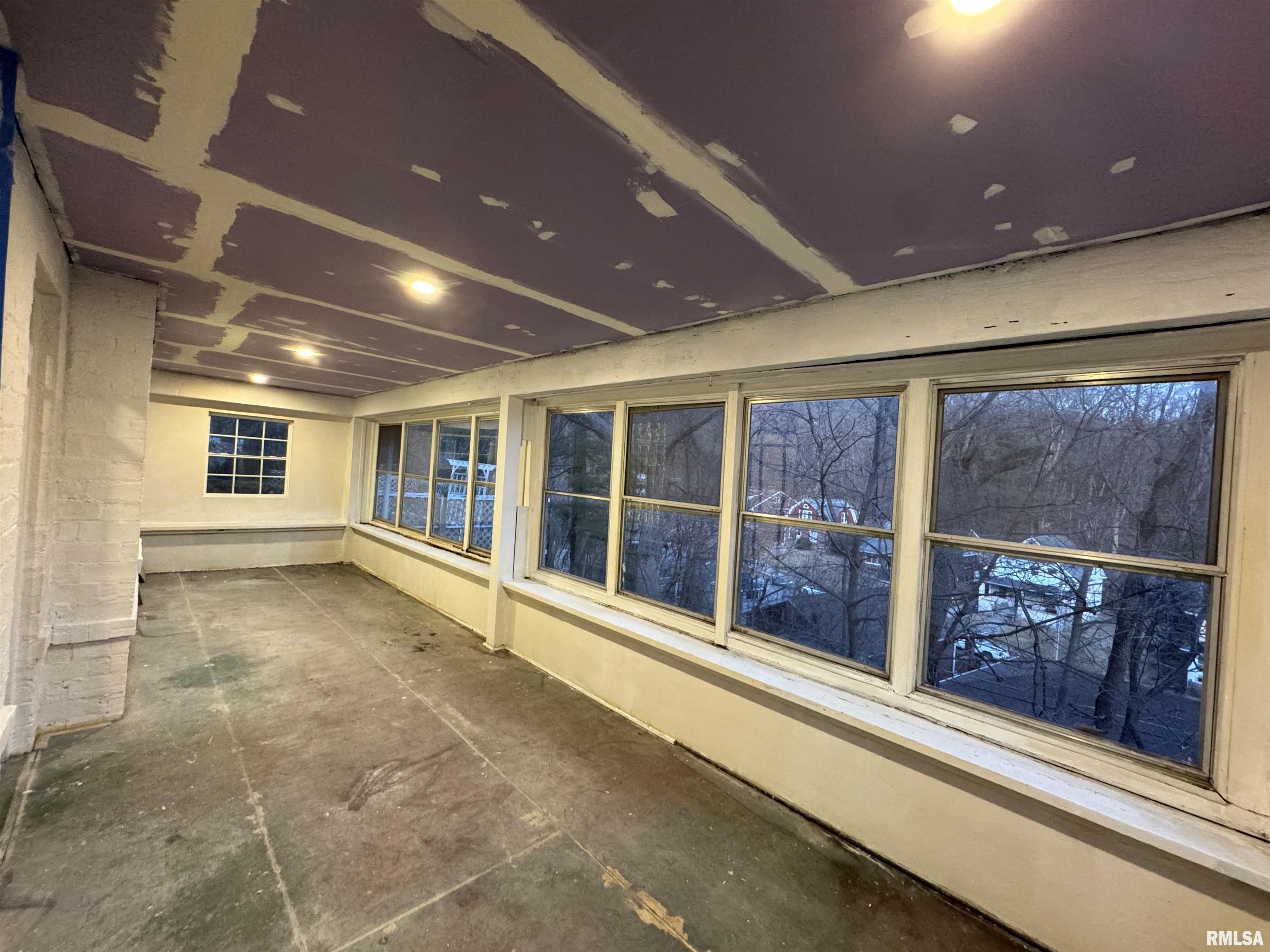 114 Dewhurst Street Property Photo 32