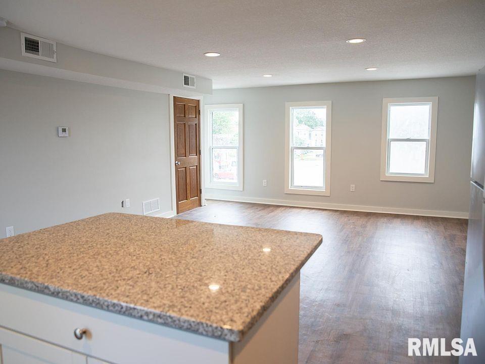 1605 N Harrison Street Property Photo 2