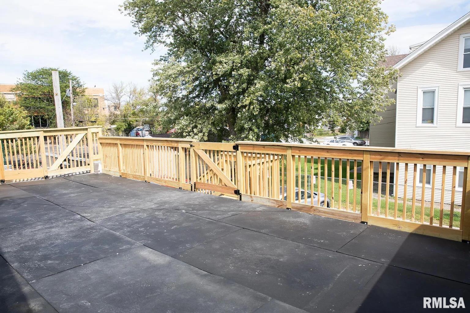 1605 N Harrison Street Property Photo 9