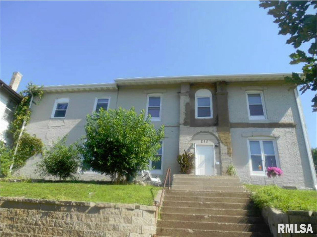 212 E 6th Street Property Photo