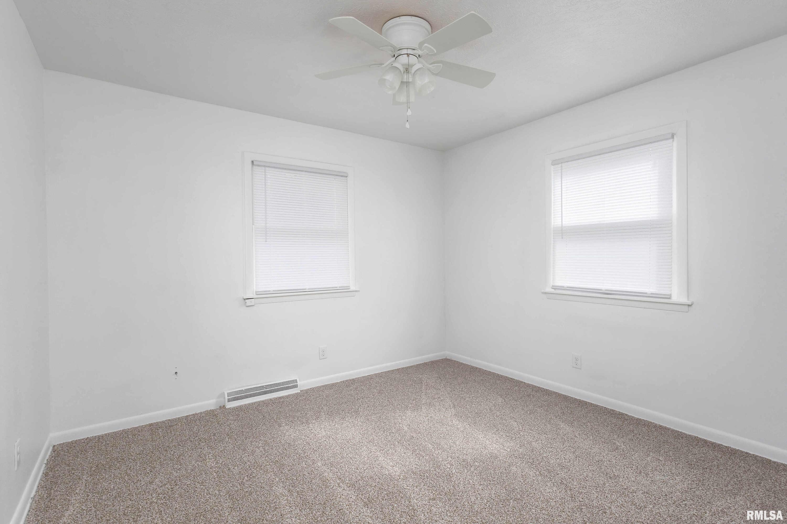 2419 N Division Street Property Photo 10