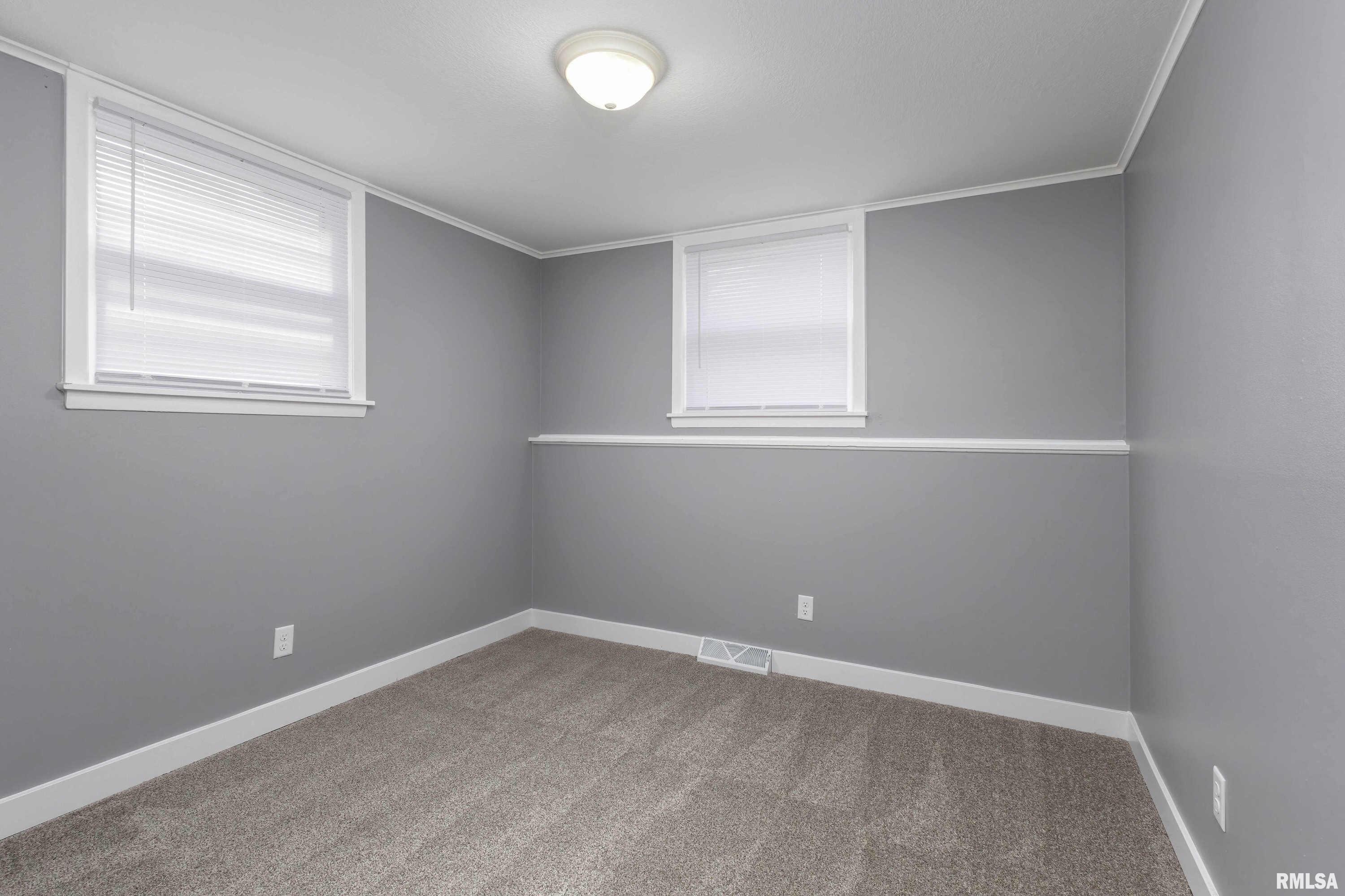 2419 N Division Street Property Photo 22