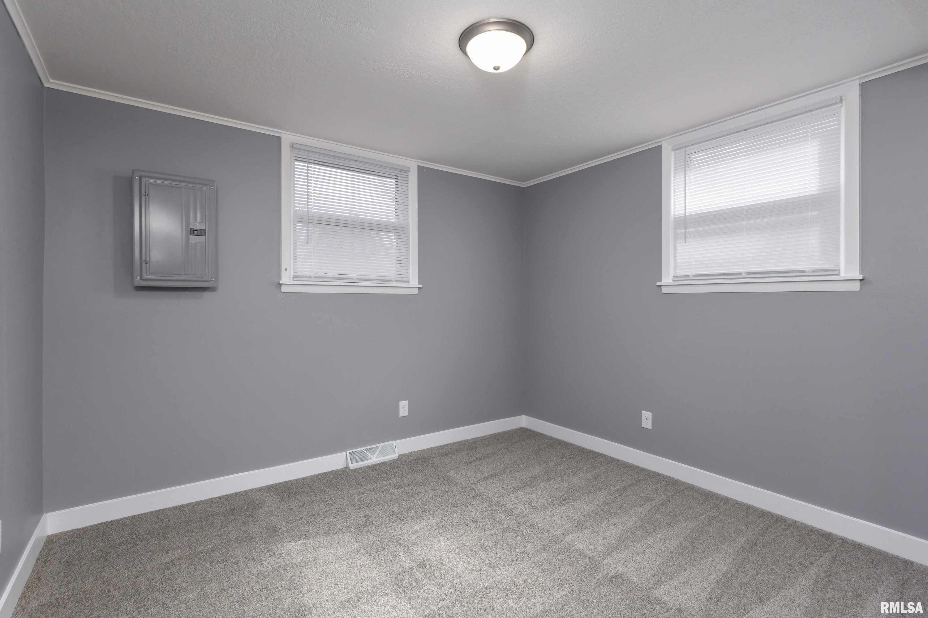 2419 N Division Street Property Photo 24
