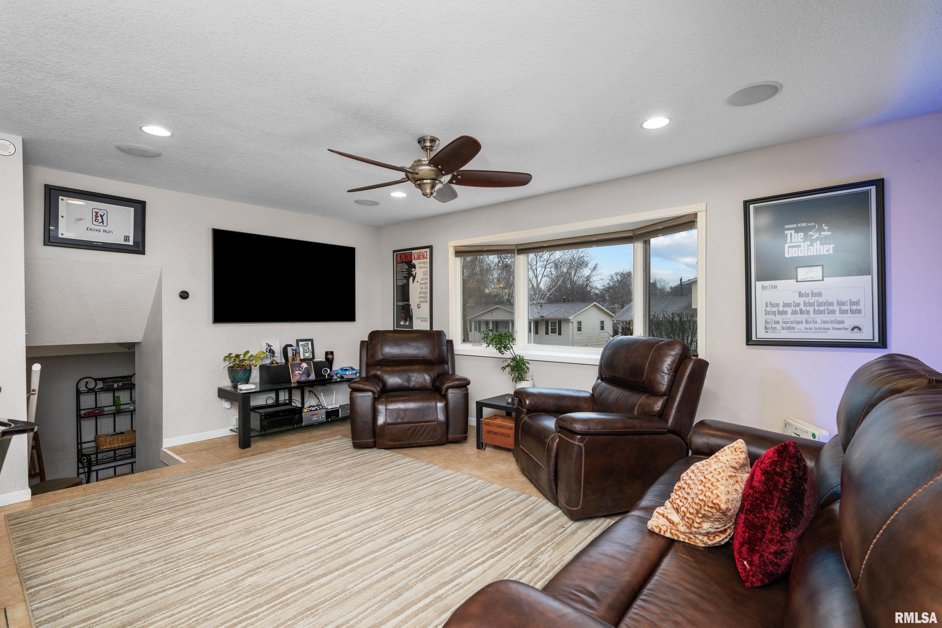 1307 Hillside Drive Property Photo 3