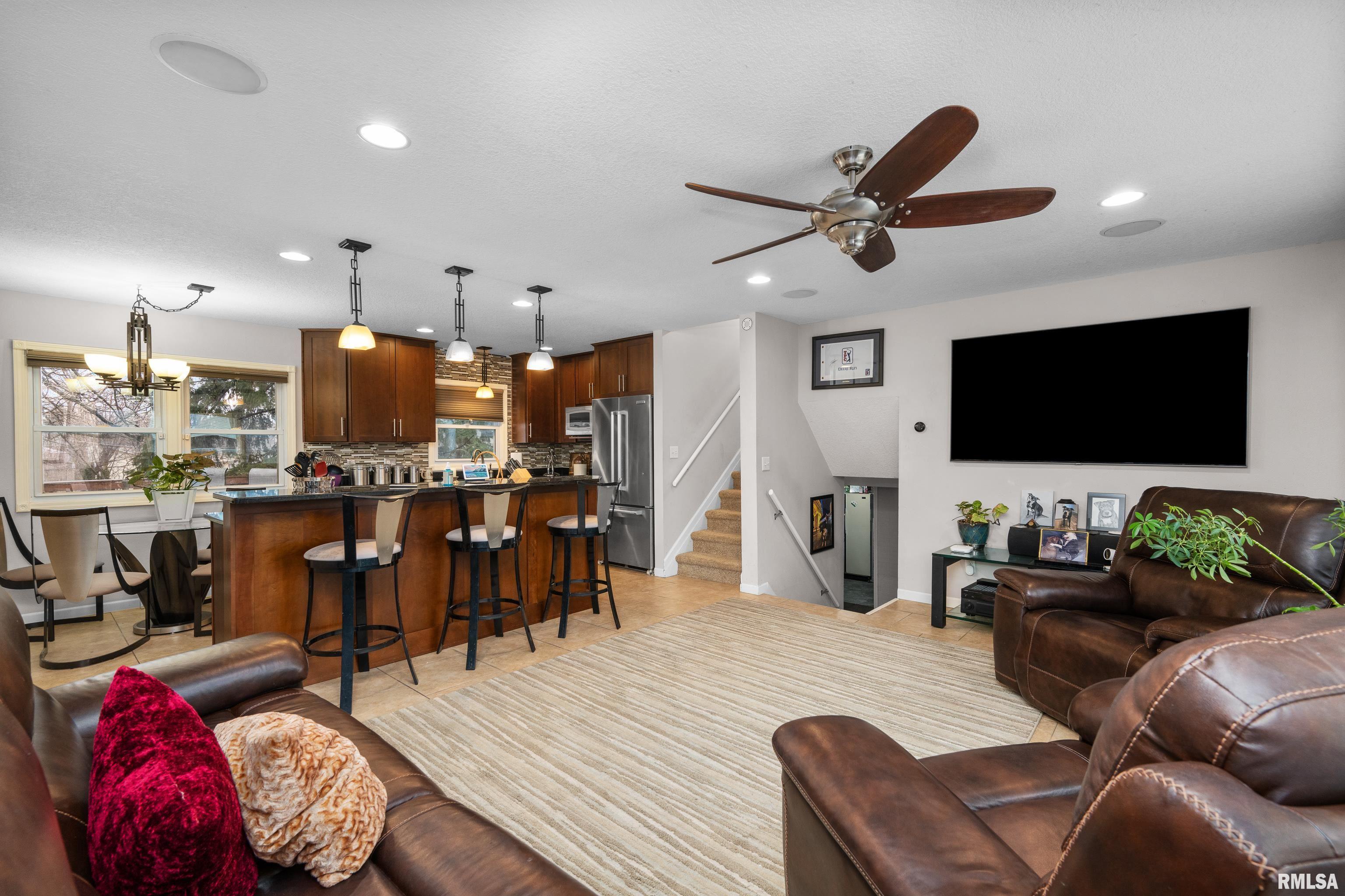 1307 Hillside Drive Property Photo 4