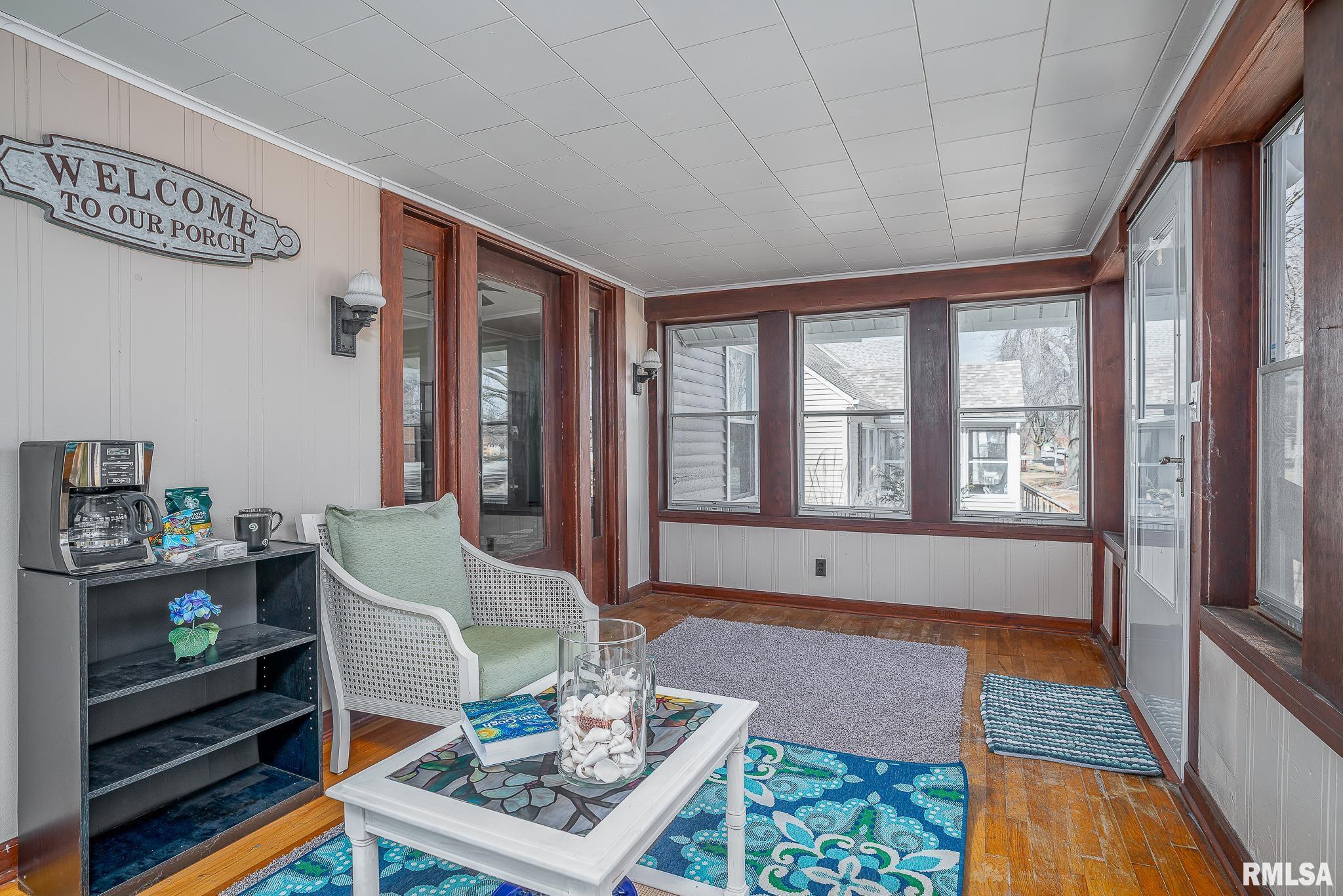1718 N Howell Street Property Photo 3