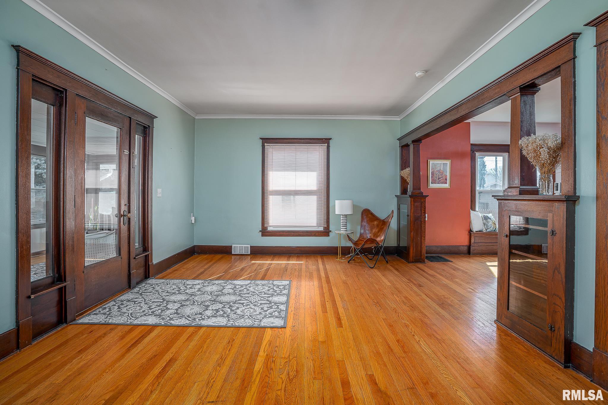1718 N Howell Street Property Photo 4