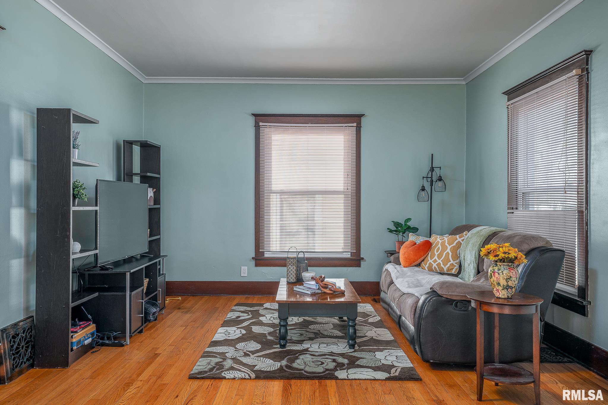 1718 N Howell Street Property Photo 5
