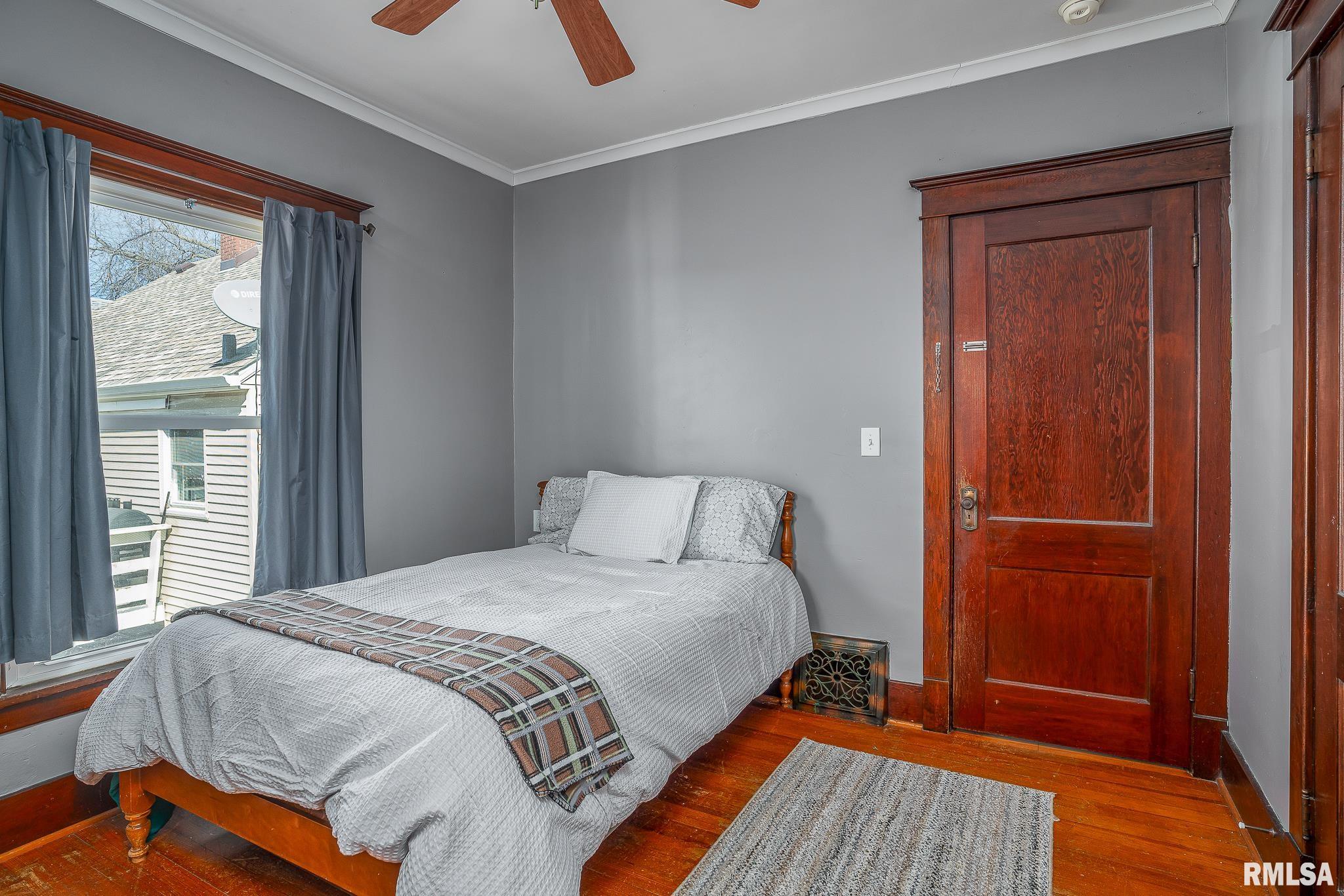 1718 N Howell Street Property Photo 12