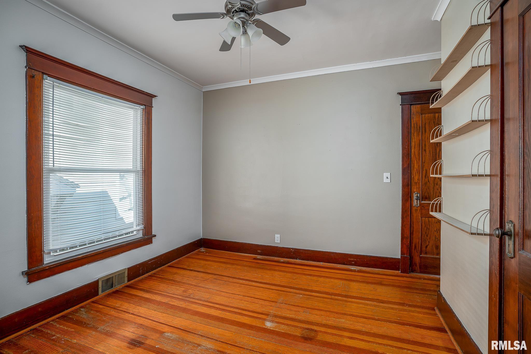 1718 N Howell Street Property Photo 13