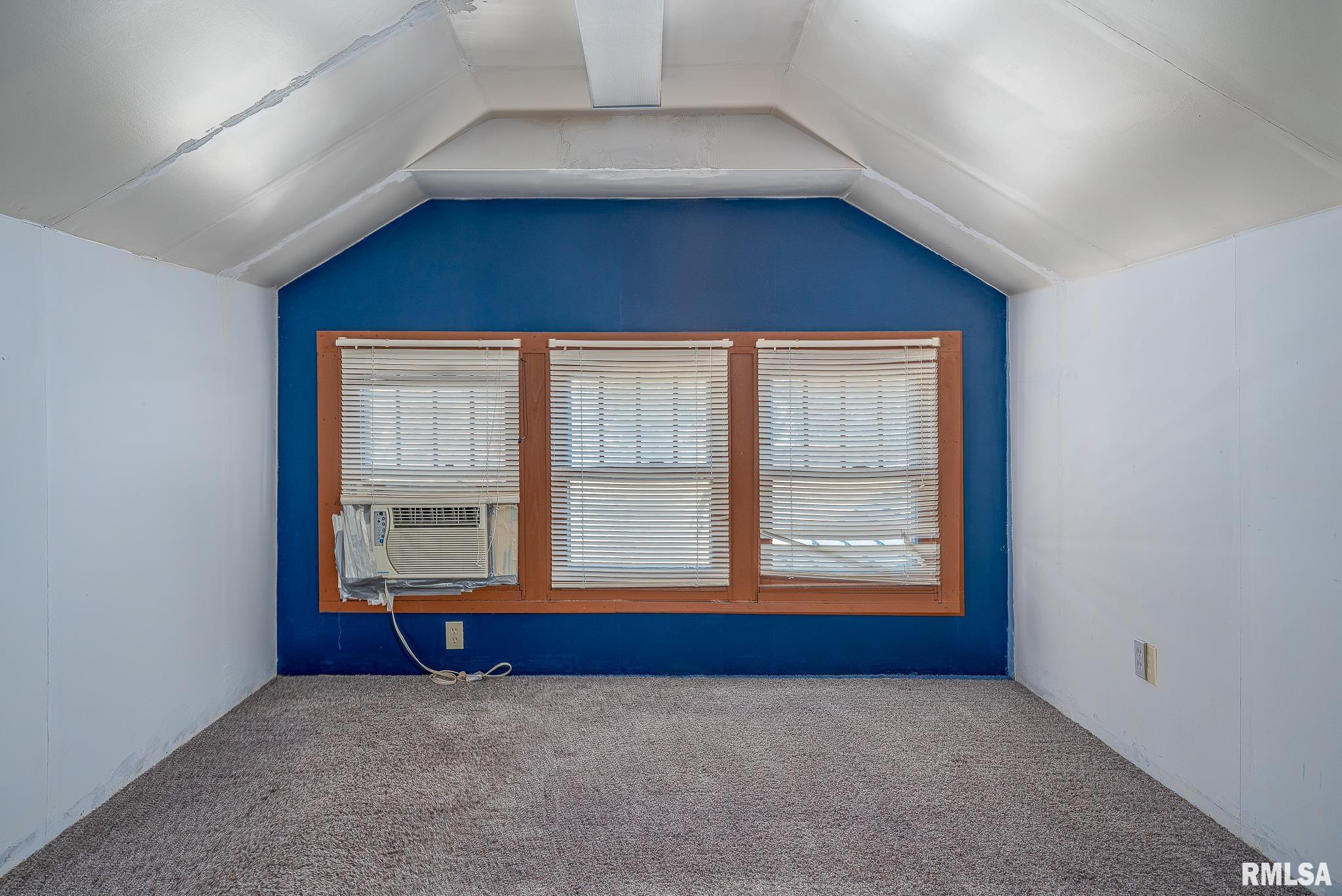 1718 N Howell Street Property Photo 18