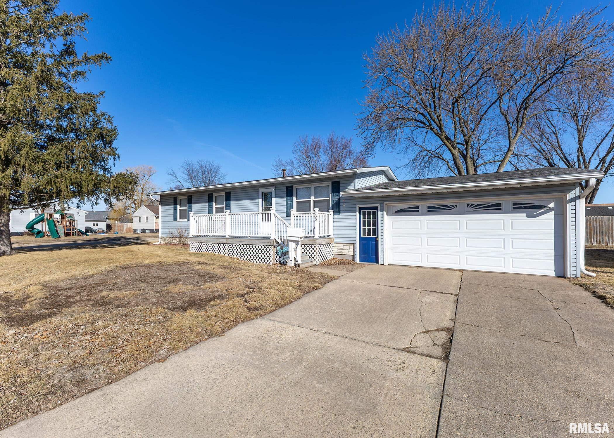 430 15th Place Property Photo 2